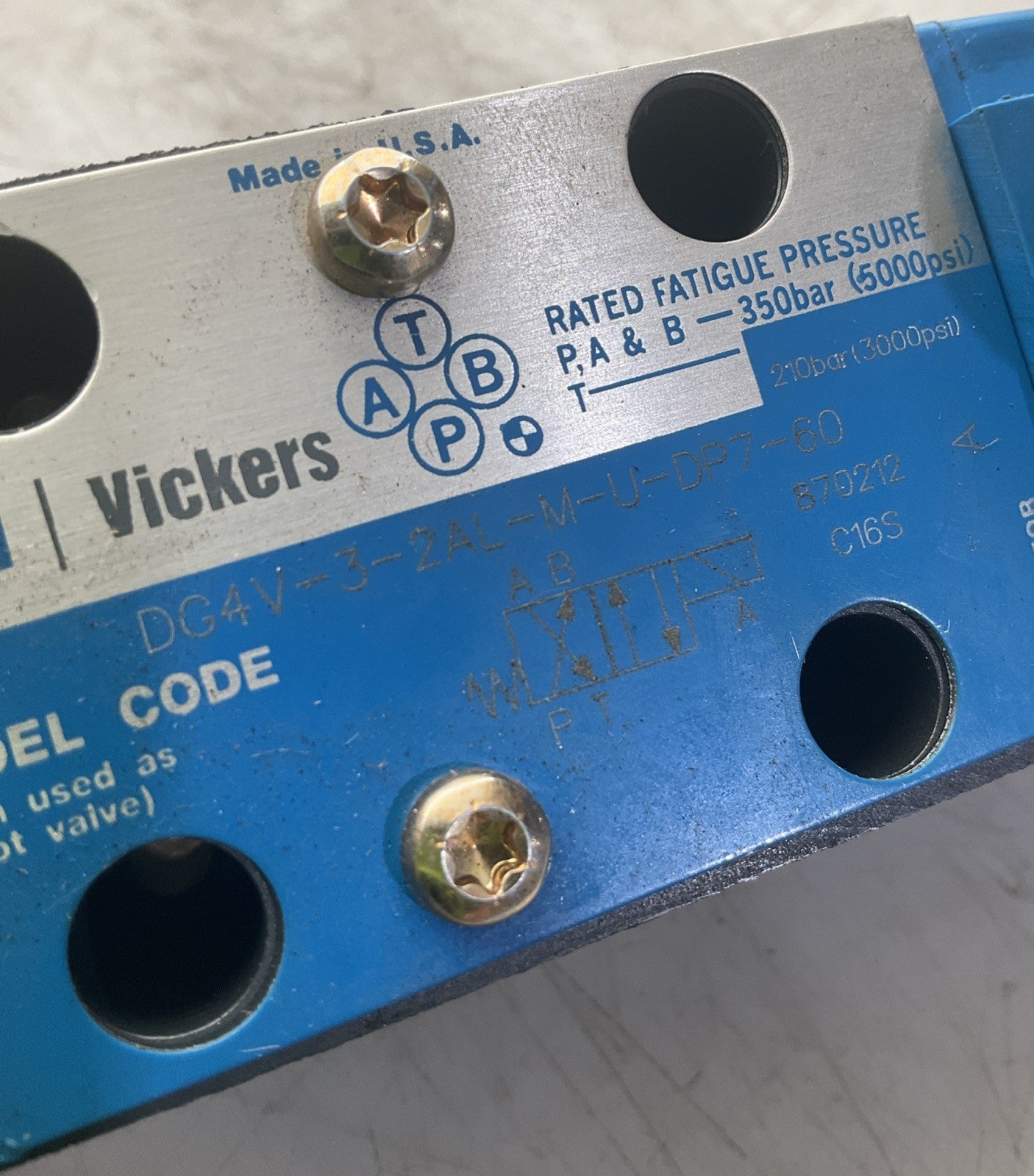 EATON-VICKERS  DG4V-3-2AL-M-U-DP7-60 HYDRAULIC CONTROL VALVE  T2M