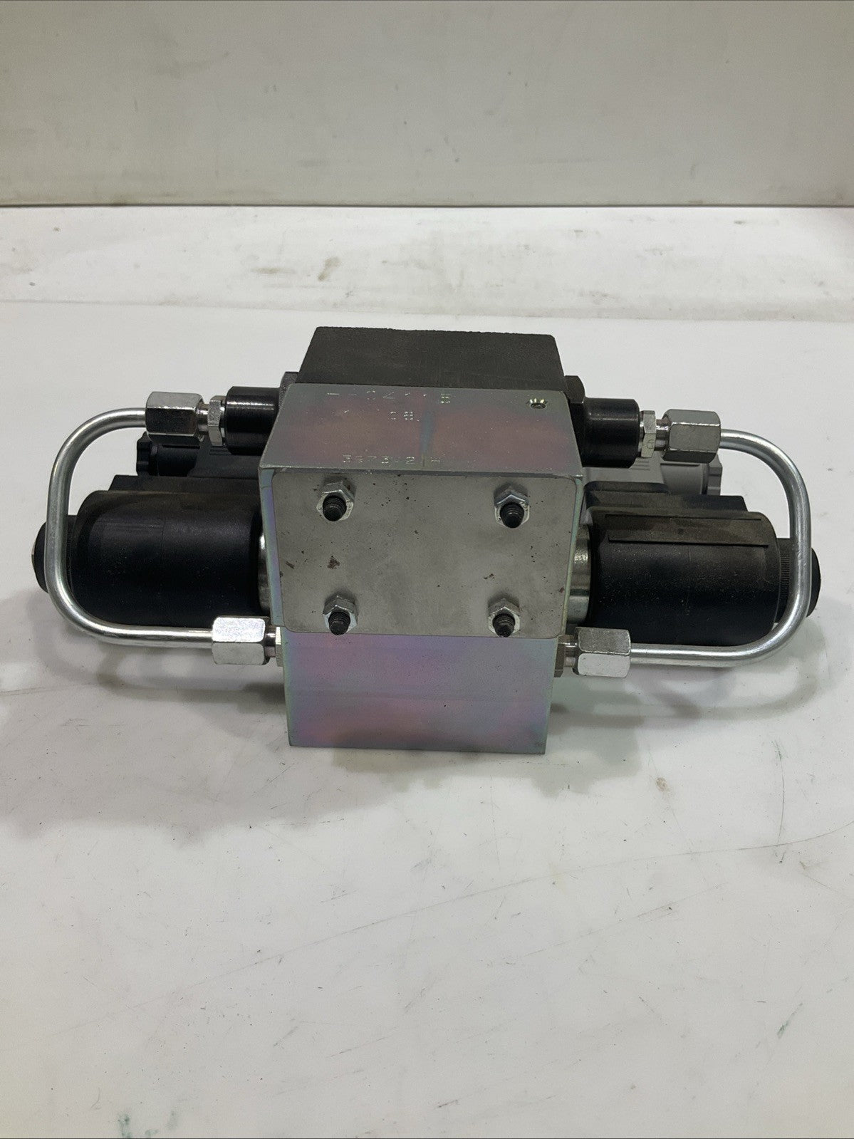 EATON-VICKERS  DG3V-3-2N-7-B-60 / F3-DG4VP-3-105C-VMU-DP-10 HYDRAULIC VALVE  T2M