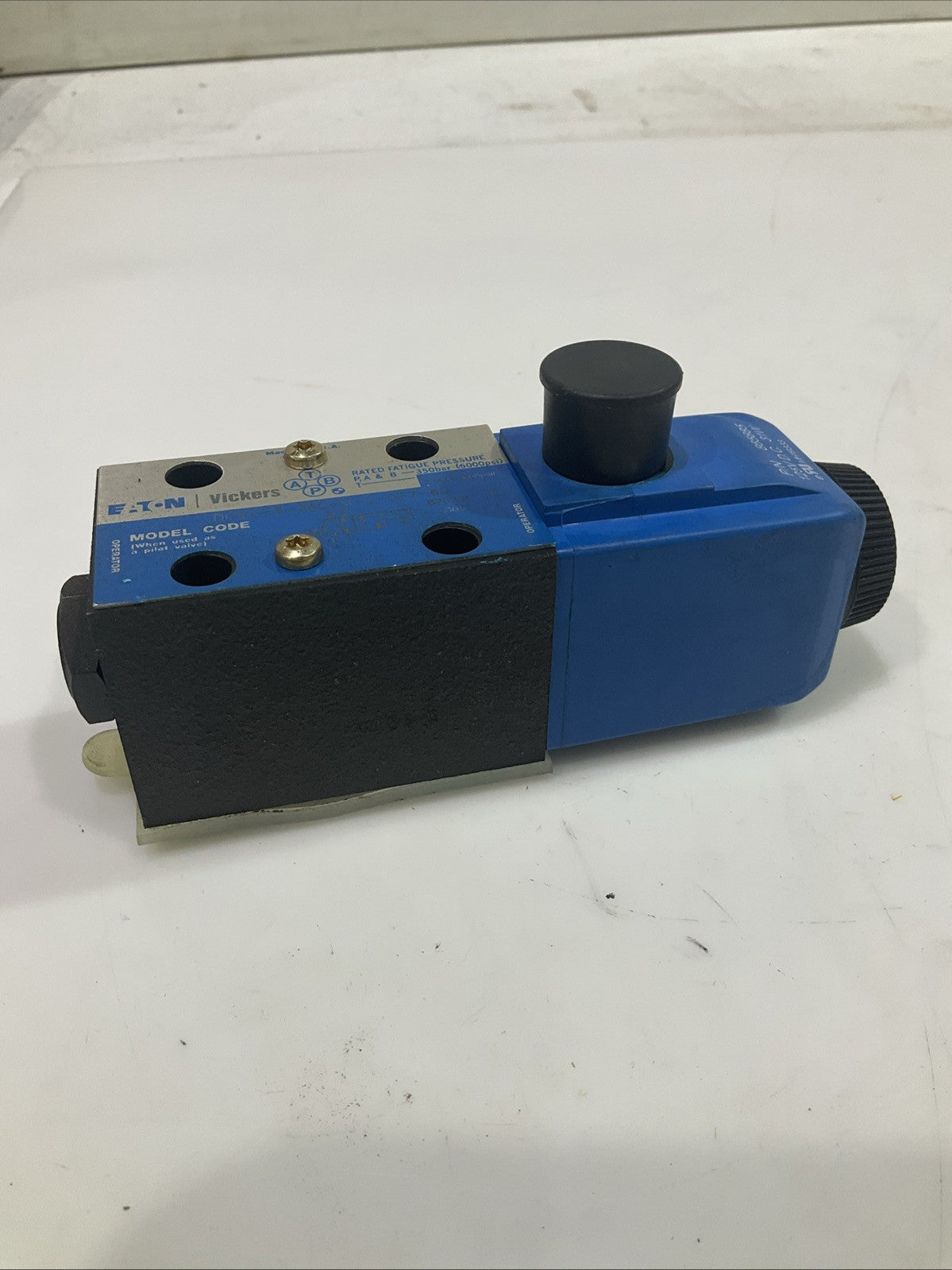 EATON-VICKERS  DG4V-3-2AL-M-U-DP7-60 HYDRAULIC CONTROL VALVE  T2M