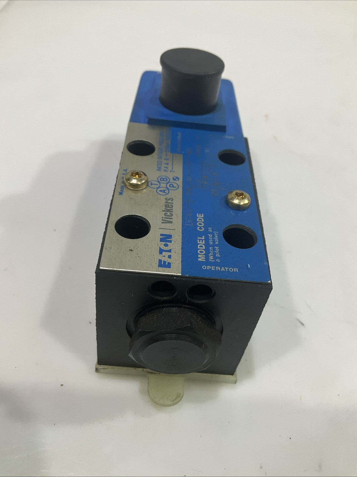 EATON-VICKERS  DG4V-3-2AL-M-U-DP7-60 HYDRAULIC CONTROL VALVE  T2M