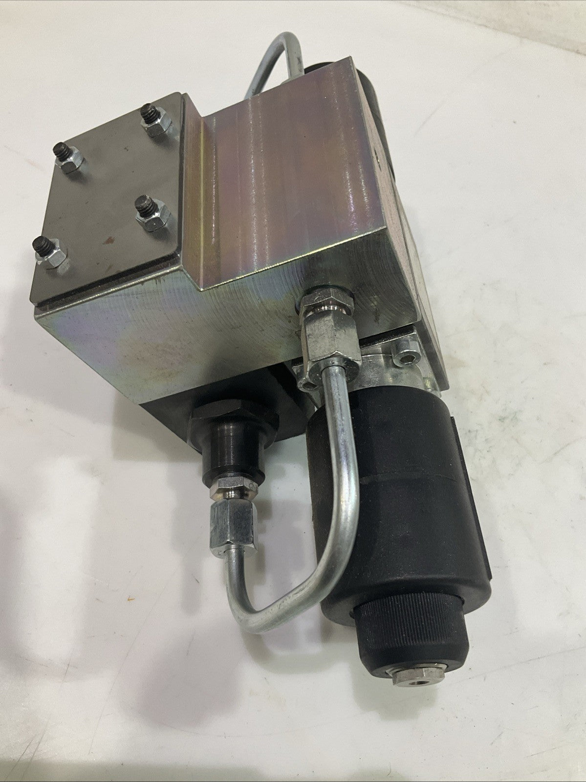 EATON-VICKERS  DG3V-3-2N-7-B-60 / F3-DG4VP-3-105C-VMU-DP-10 HYDRAULIC VALVE  T2M