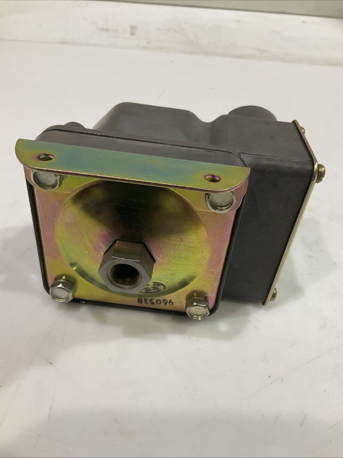 BARKSDALE   D1T-M18SS TERMINAL  BLOCK  DIAPHRAGM SWITCH  T2M