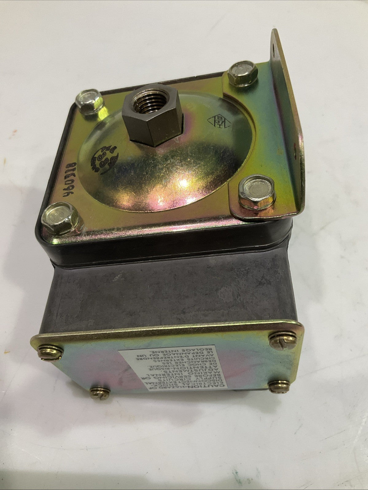 BARKSDALE   D1T-M18SS TERMINAL  BLOCK  DIAPHRAGM SWITCH  T2M