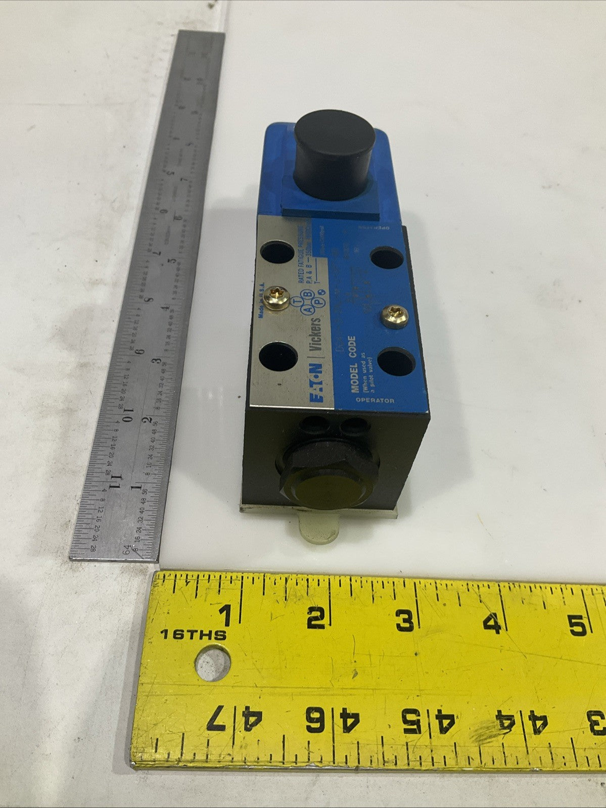 EATON-VICKERS  DG4V-3-2AL-M-U-DP7-60 HYDRAULIC CONTROL VALVE  T2M