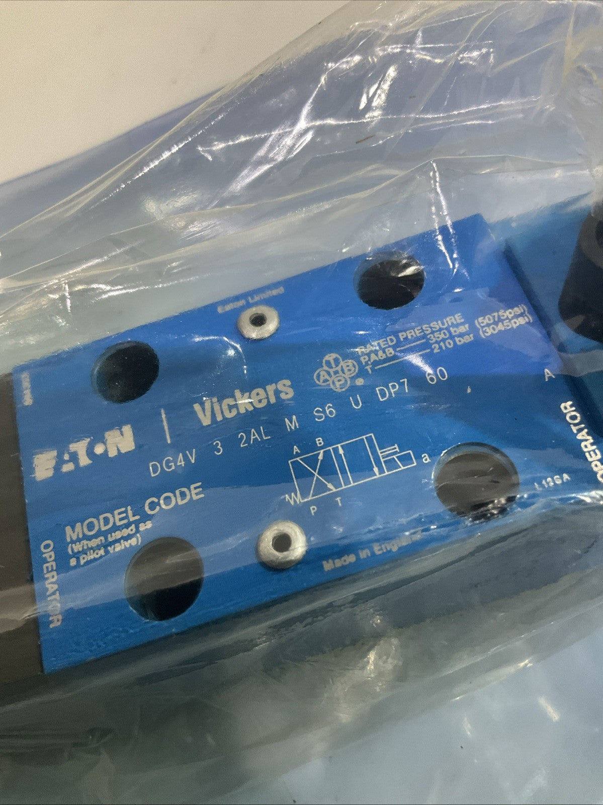 EATON-VICKER  DG4V-3-2AL-M-S6-U-DP7-60  HYDRAULIC SOLENOID  VALVE  T2M