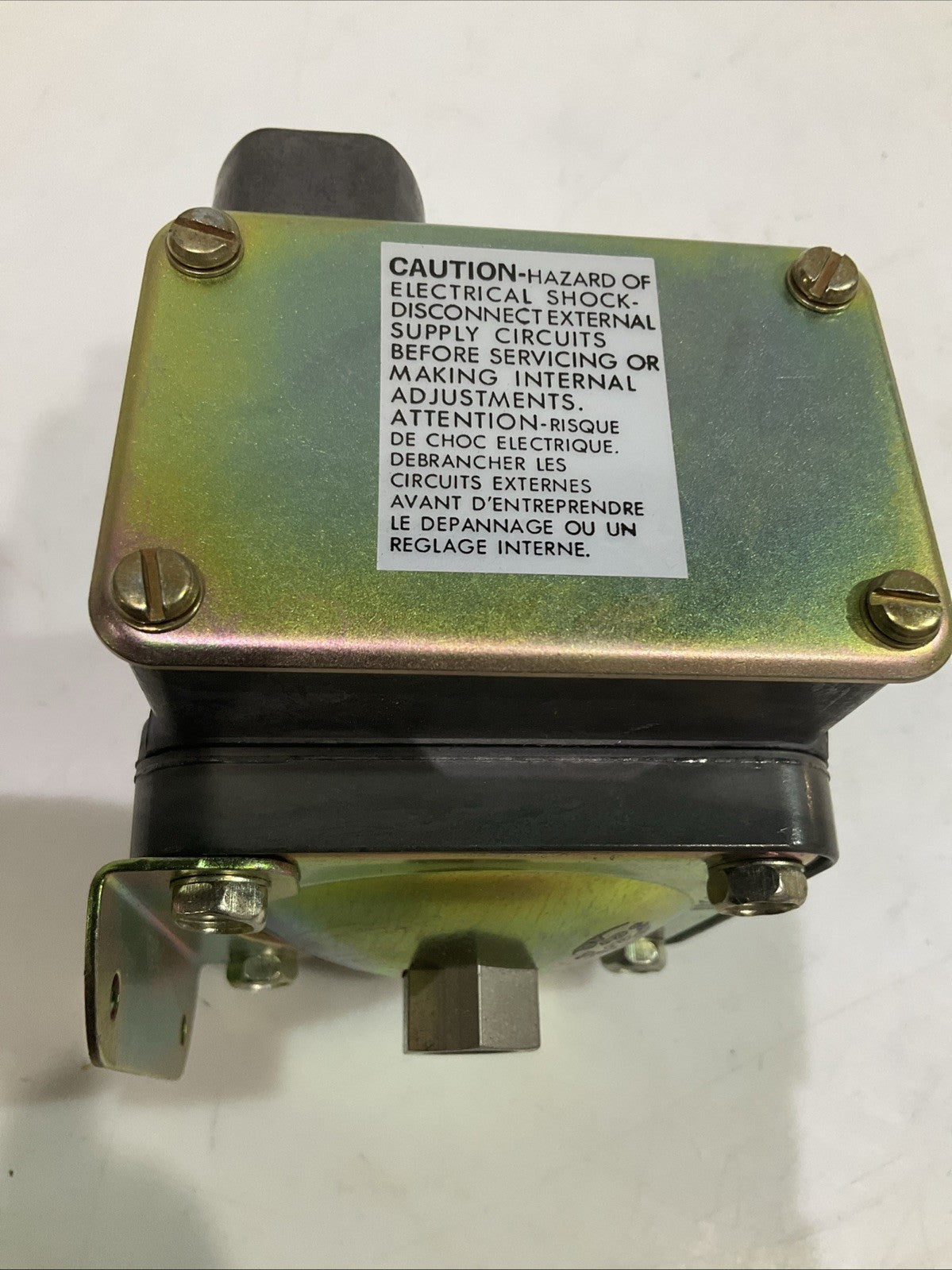 BARKSDALE   D1T-M18SS TERMINAL  BLOCK  DIAPHRAGM SWITCH  T2M