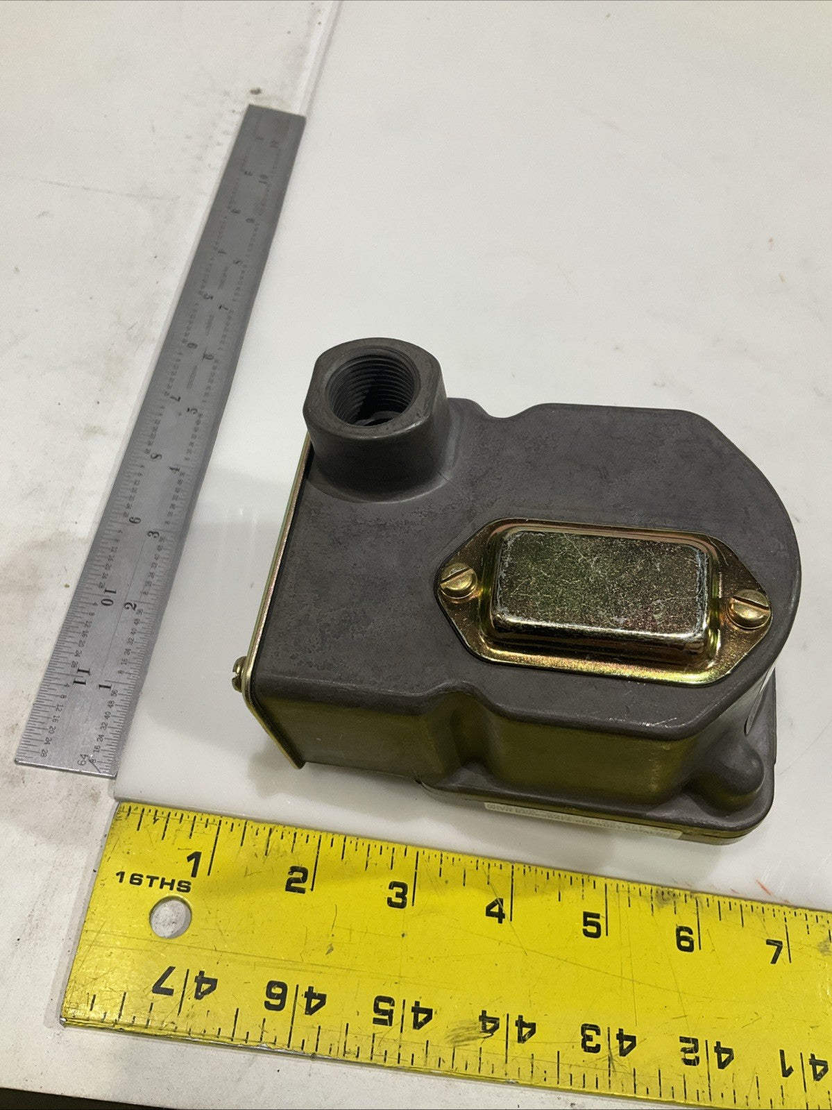 BARKSDALE   D1T-M18SS TERMINAL  BLOCK  DIAPHRAGM SWITCH  T2M