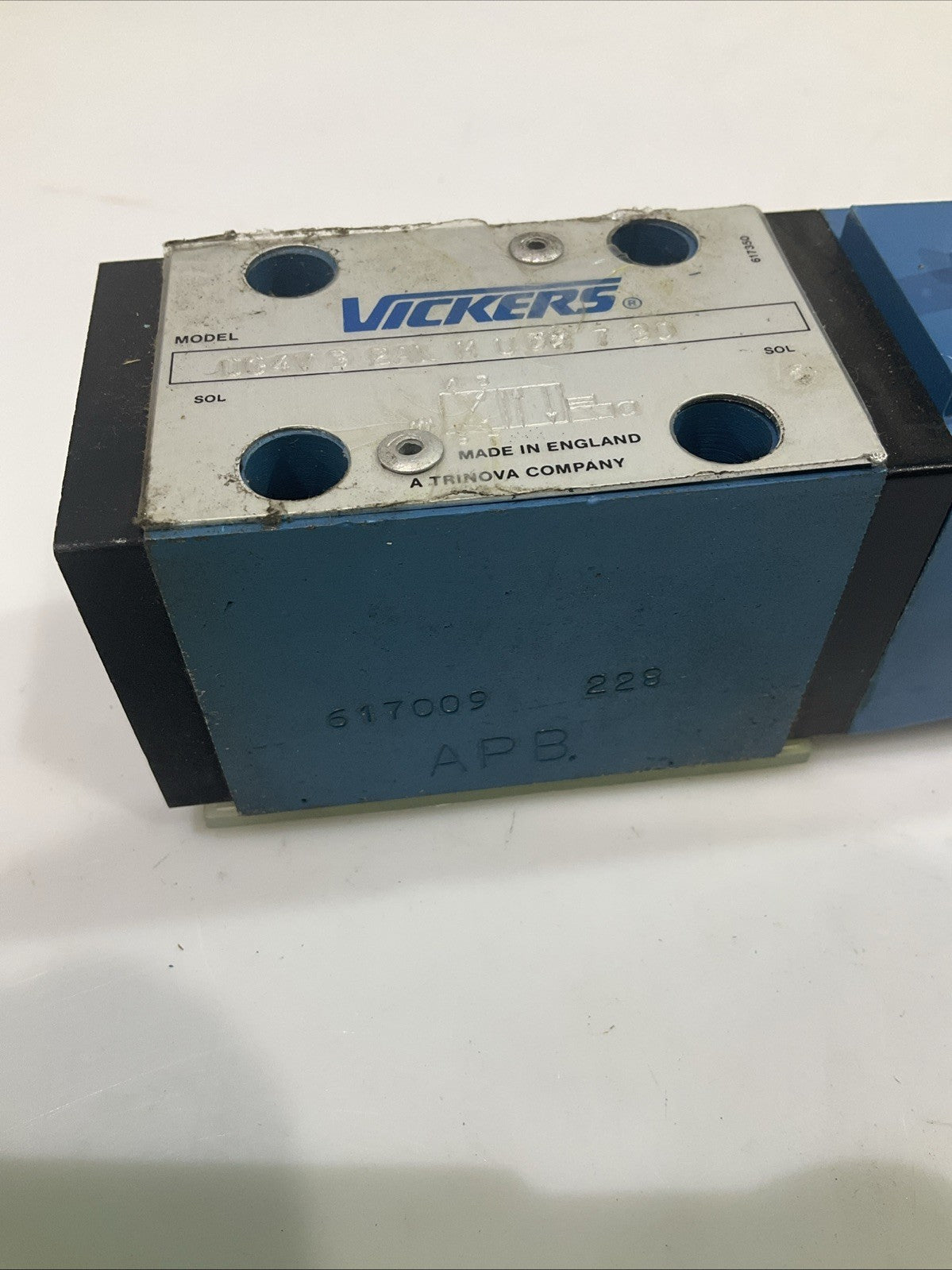 VICKERS  DG4V-3-2AL-M-UDB-7-30 HYDRAULIC DIRECTIONAL VALVE  T2M