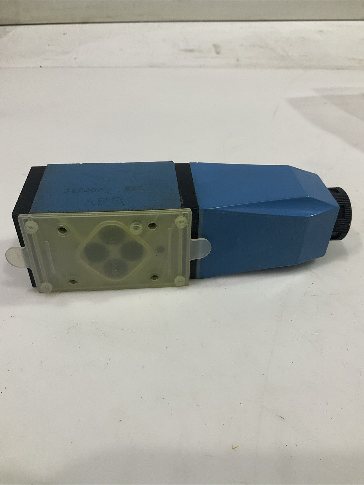 VICKERS  DG4V-3-2AL-M-UDB-7-30 HYDRAULIC DIRECTIONAL VALVE  T2M