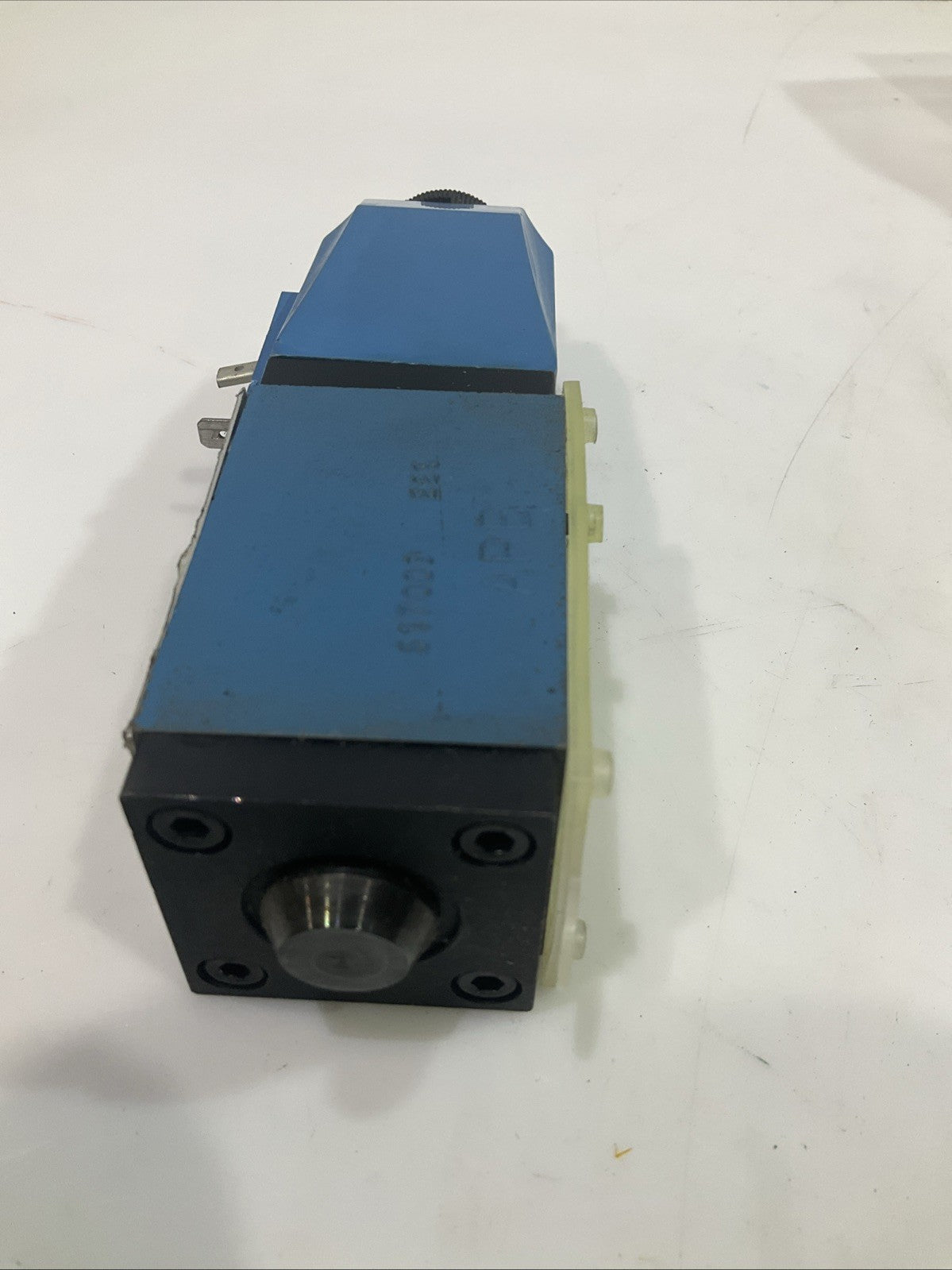VICKERS  DG4V-3-2AL-M-UDB-7-30 HYDRAULIC DIRECTIONAL VALVE  T2M