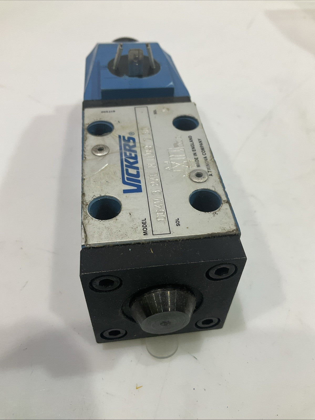 VICKERS  DG4V-3-2AL-M-UDB-7-30 HYDRAULIC DIRECTIONAL VALVE  T2M
