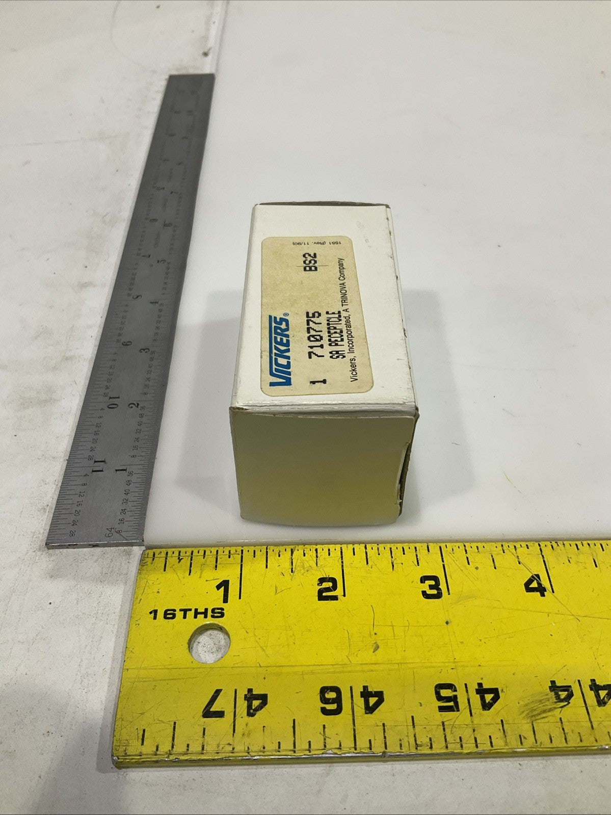 VICKERS  710775  DIN CONNECTOR  PLUG SOLENOID VALVE  LOT OF  4 T2M