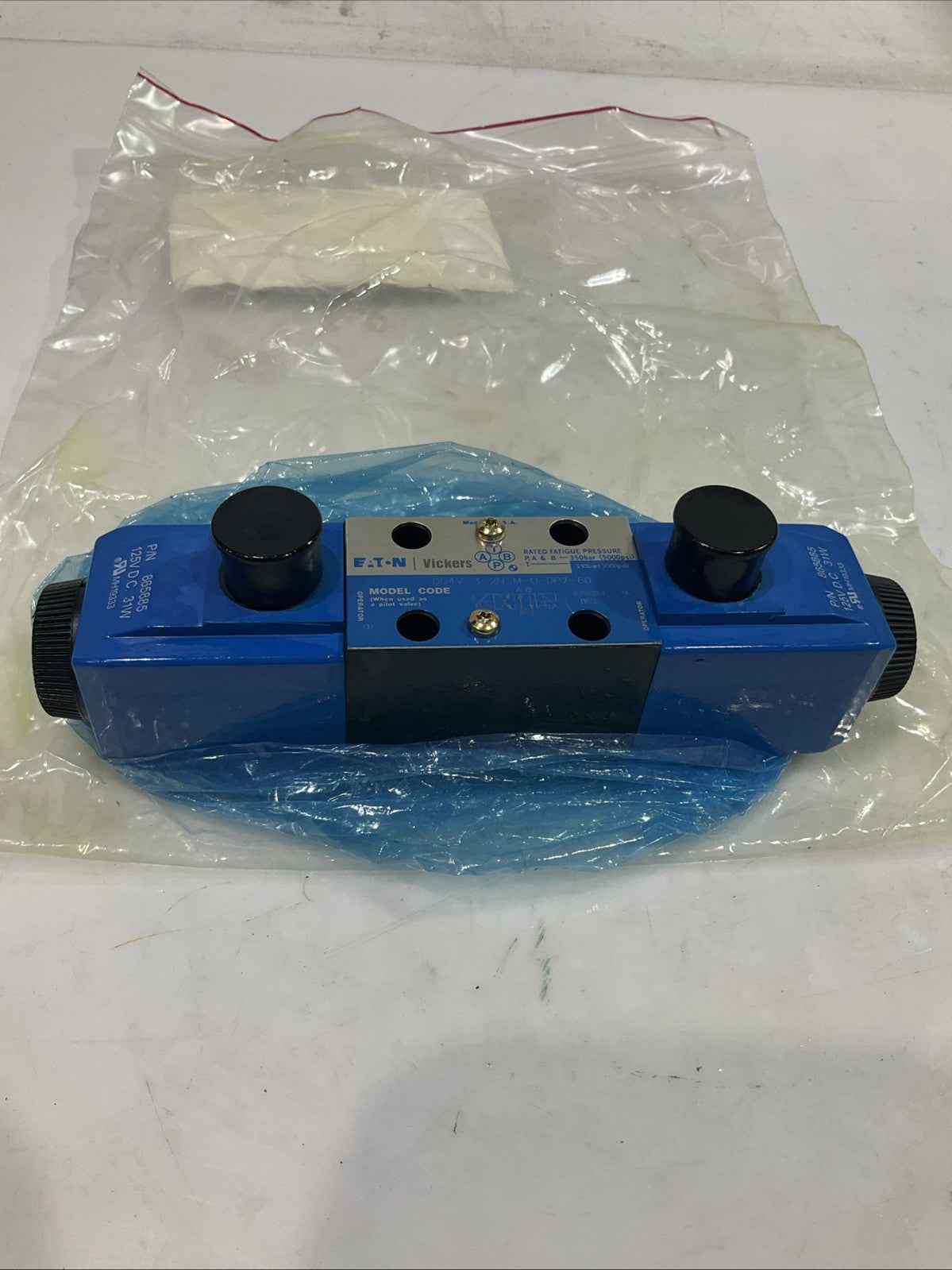 EATON-VICKERS   DG4V-3-2N-M-U-DP7-60  HYDRAULIC  SOLENOID VALVE  T2M