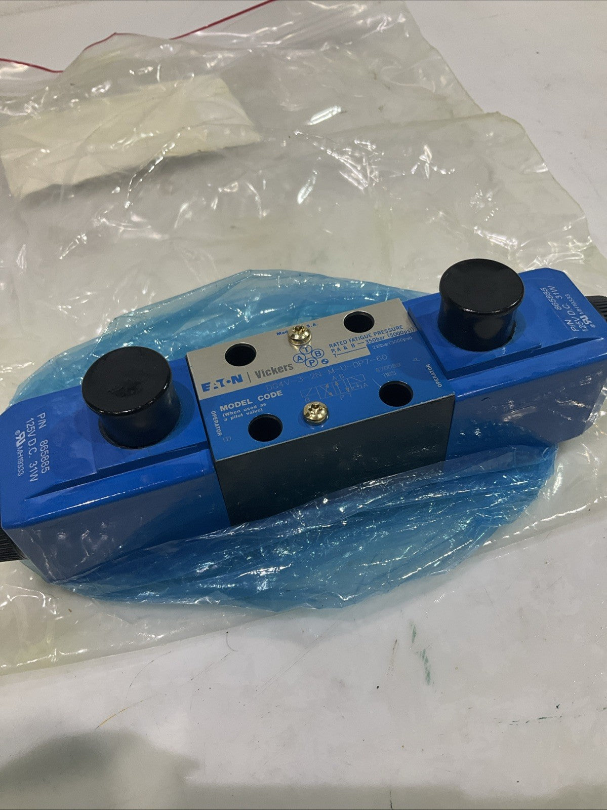 EATON-VICKERS   DG4V-3-2N-M-U-DP7-60  HYDRAULIC  SOLENOID VALVE  T2M