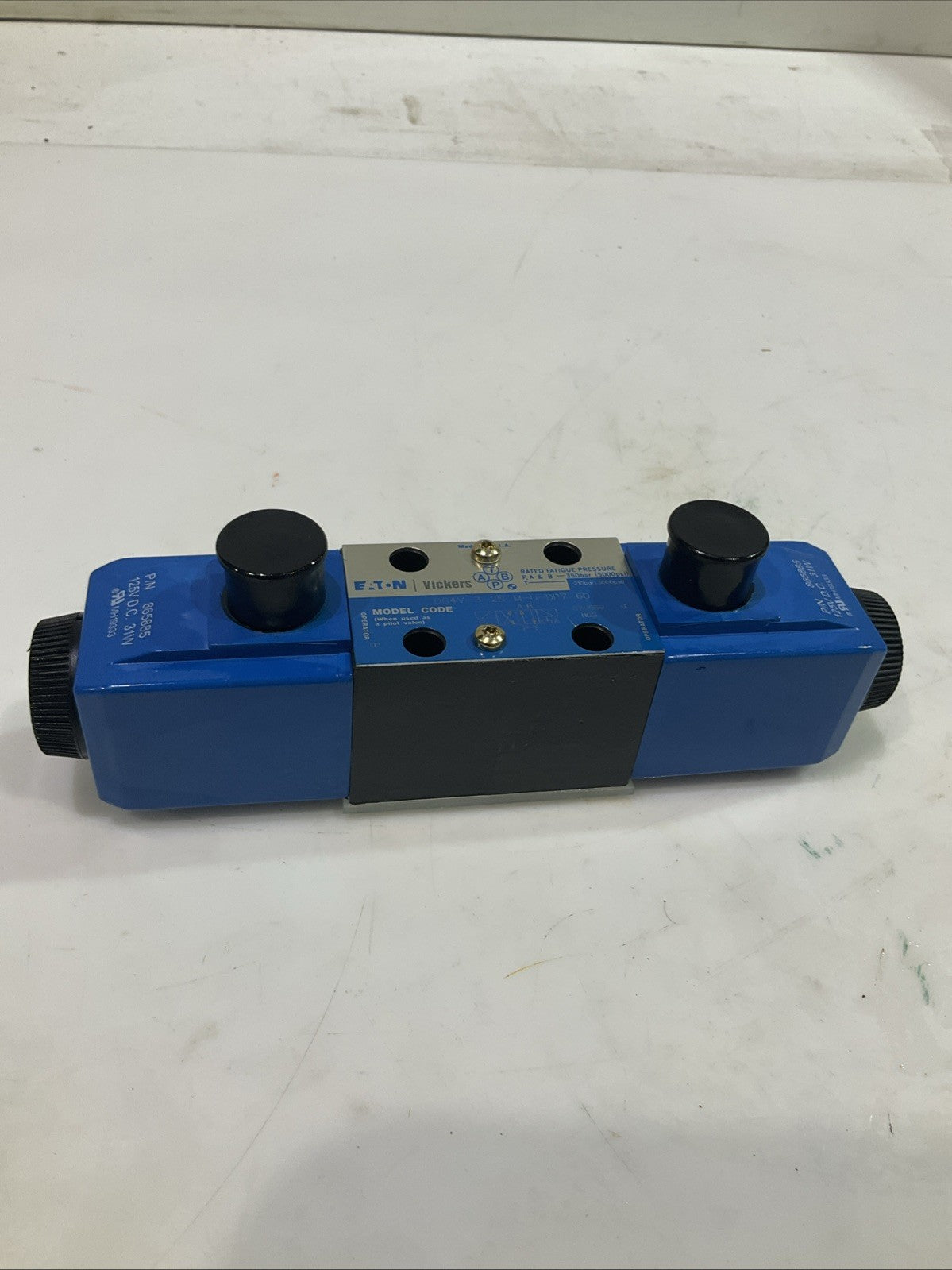 EATON-VICKERS   DG4V-3-2N-M-U-DP7-60  HYDRAULIC  SOLENOID VALVE  T2M