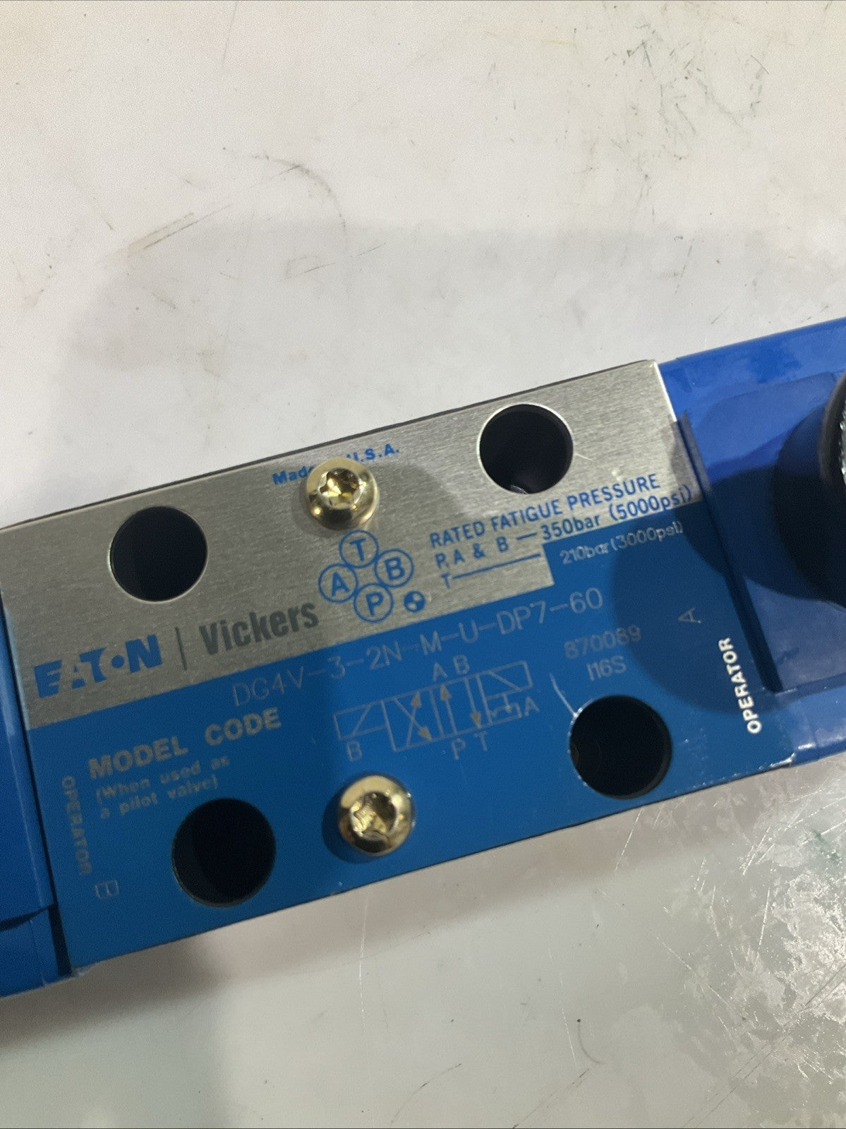 EATON-VICKERS   DG4V-3-2N-M-U-DP7-60  HYDRAULIC  SOLENOID VALVE  T2M