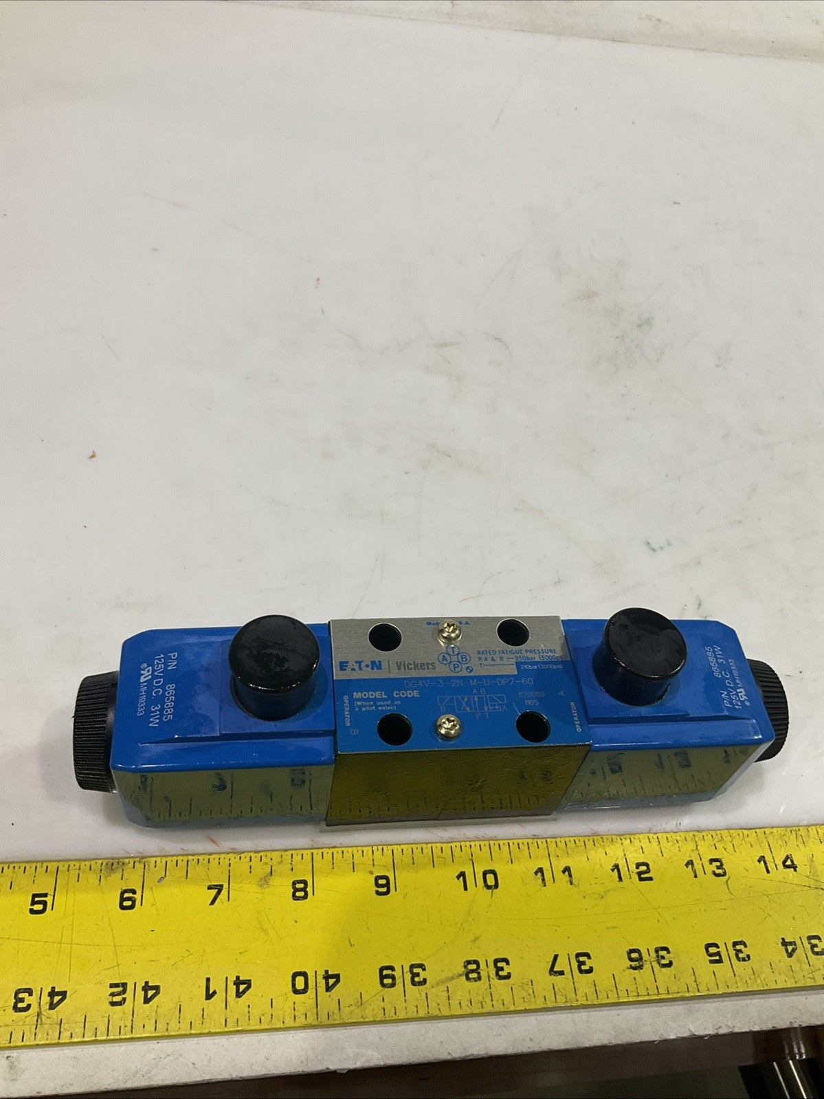 EATON-VICKERS   DG4V-3-2N-M-U-DP7-60  HYDRAULIC  SOLENOID VALVE  T2M