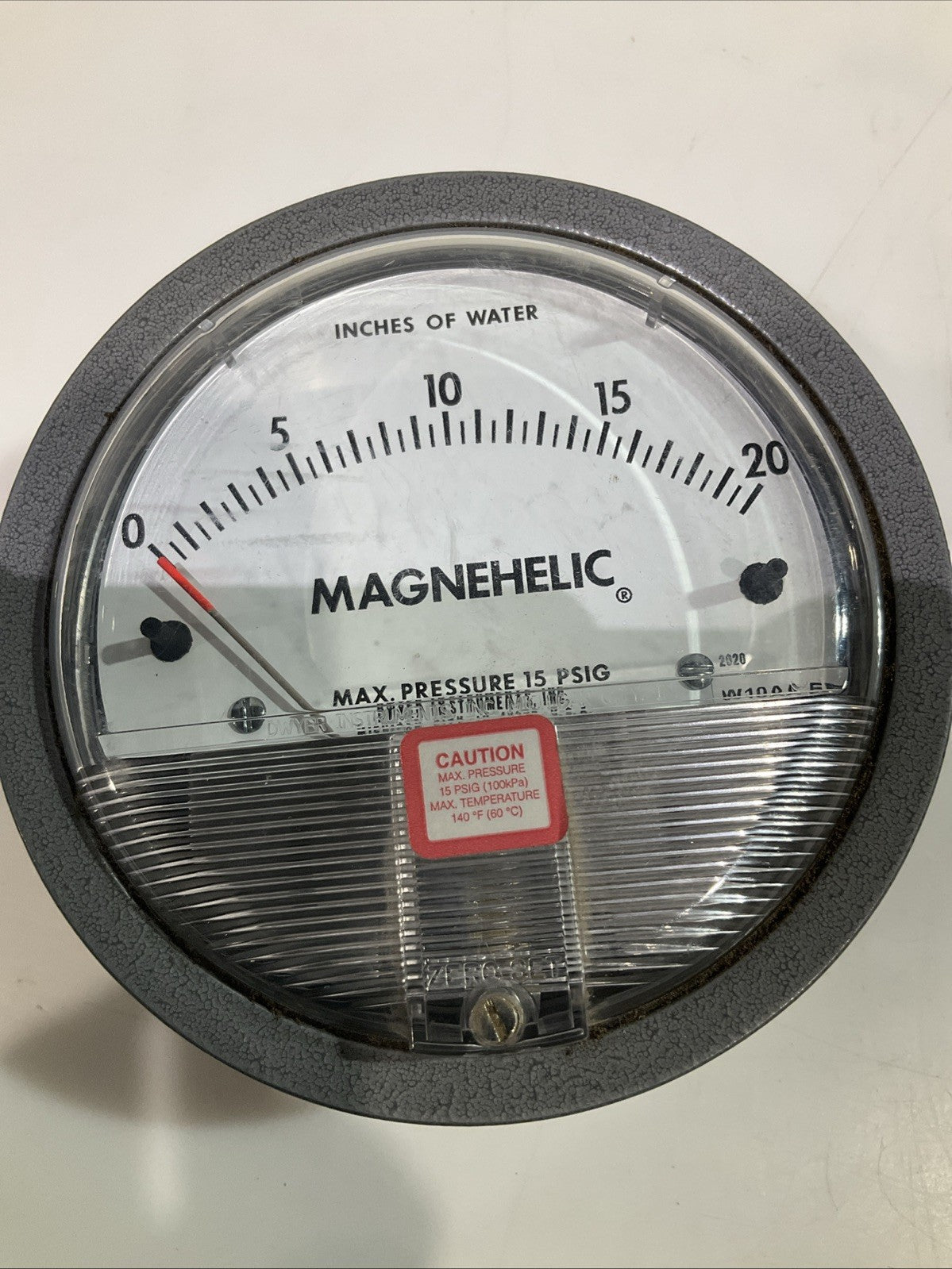 MAGNEHELIC   W10AA EB  PRESSURE  GAUGE  T2M