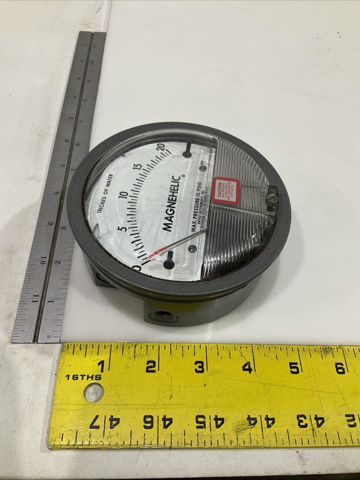 MAGNEHELIC   W10AA EB  PRESSURE  GAUGE  T2M