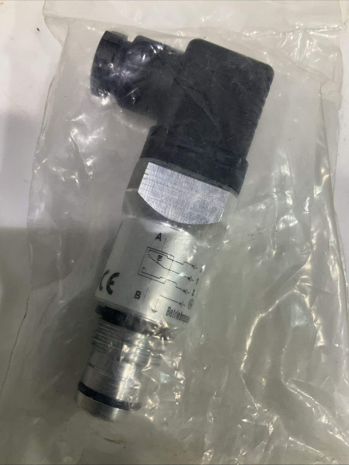 HYDAC   VM5C.0  CLOGGING  INDICATOR  PRESSURE SWITCH  T2M