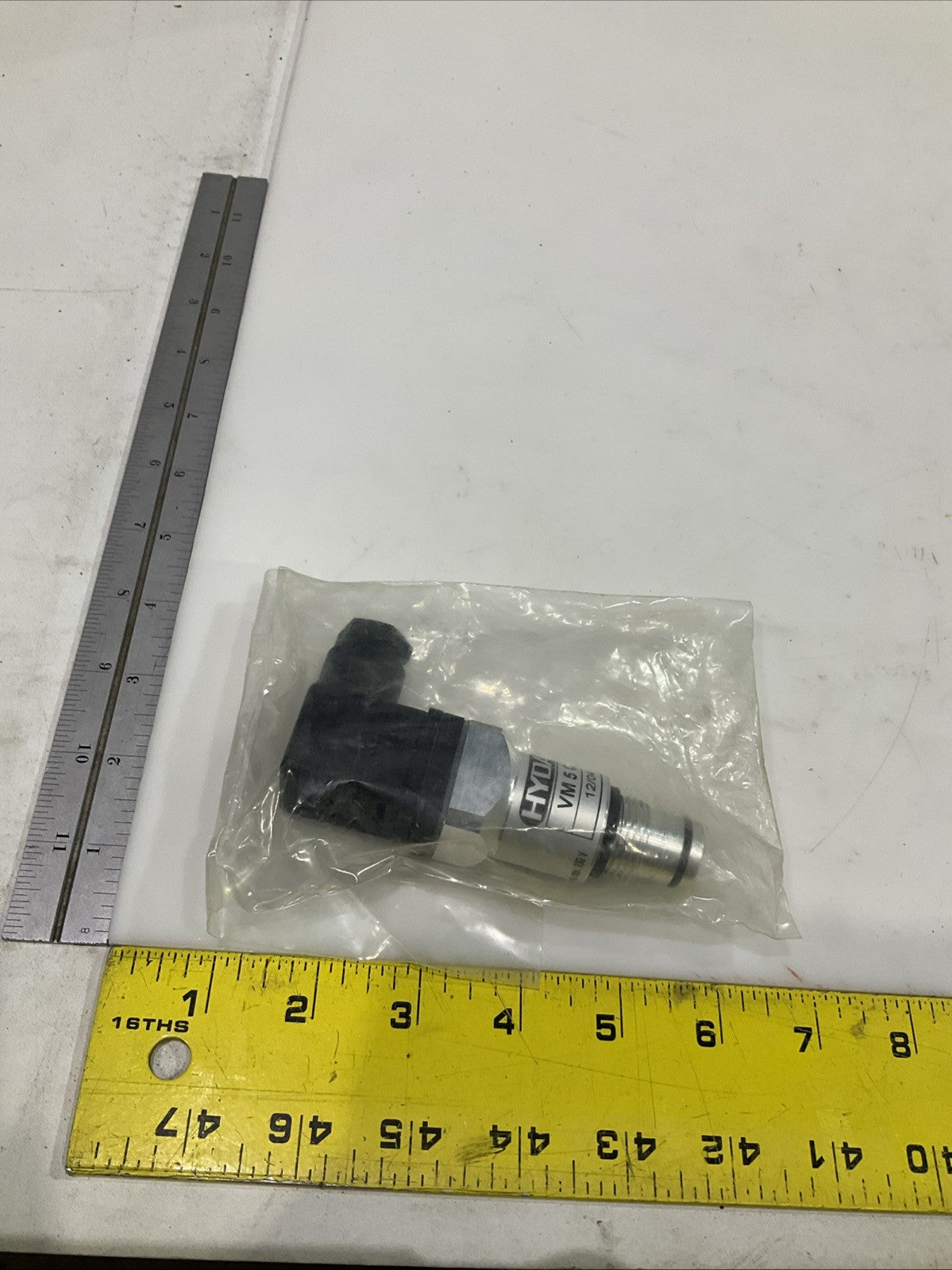 HYDAC   VM5C.0  CLOGGING  INDICATOR  PRESSURE SWITCH  T2M