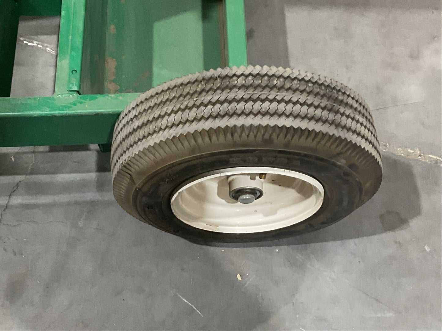 GREENLEE TUGGER 00870 WITH PULLER MOUNT 11145, AND BOOM ADAPTOR 00871 T2M