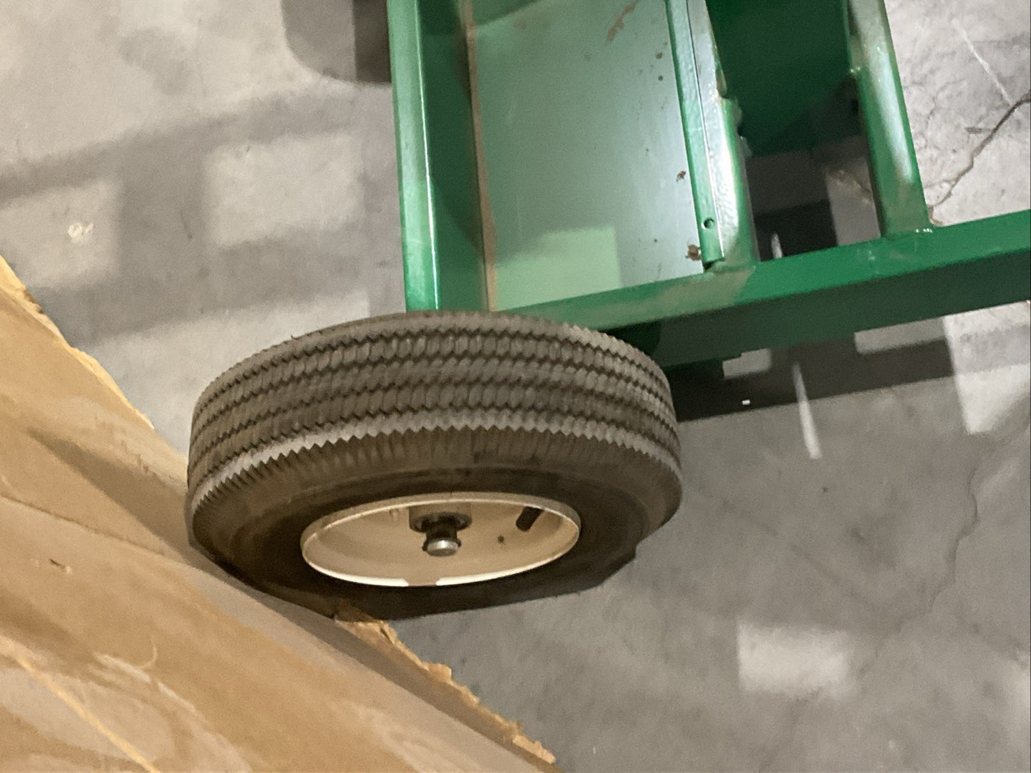 GREENLEE TUGGER 00870 WITH PULLER MOUNT 11145, AND BOOM ADAPTOR 00871 T2M