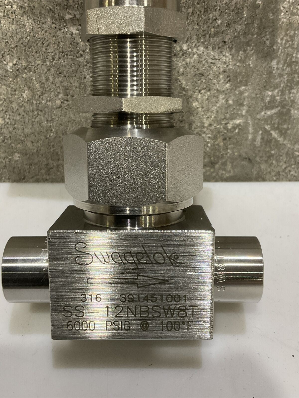 SWAGELOK SS-12NBSW8T NEEDLE VALVE 1/2” 6000 PSIG 373