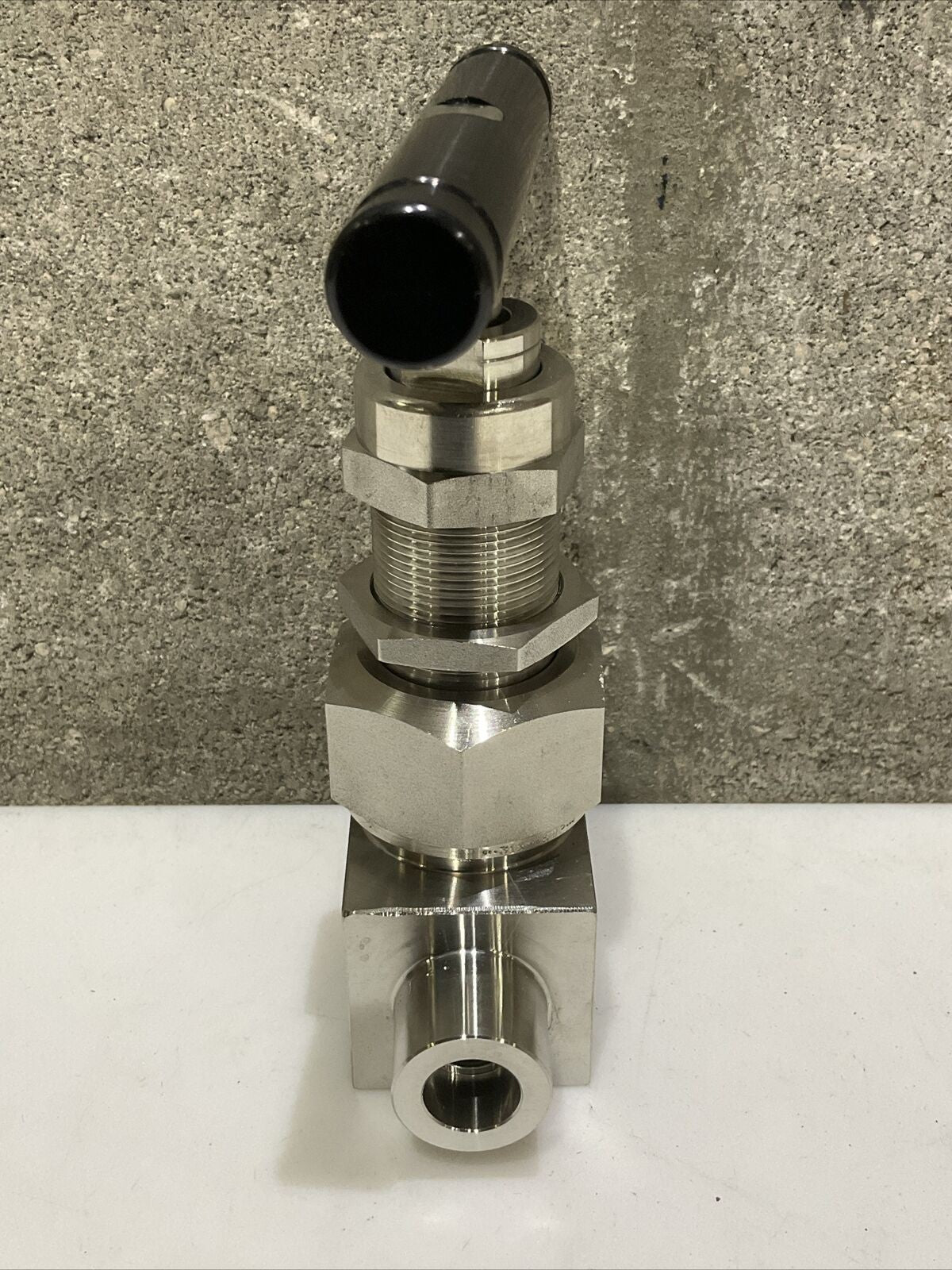 SWAGELOK SS-12NBSW8T NEEDLE VALVE 1/2” 6000 PSIG 373