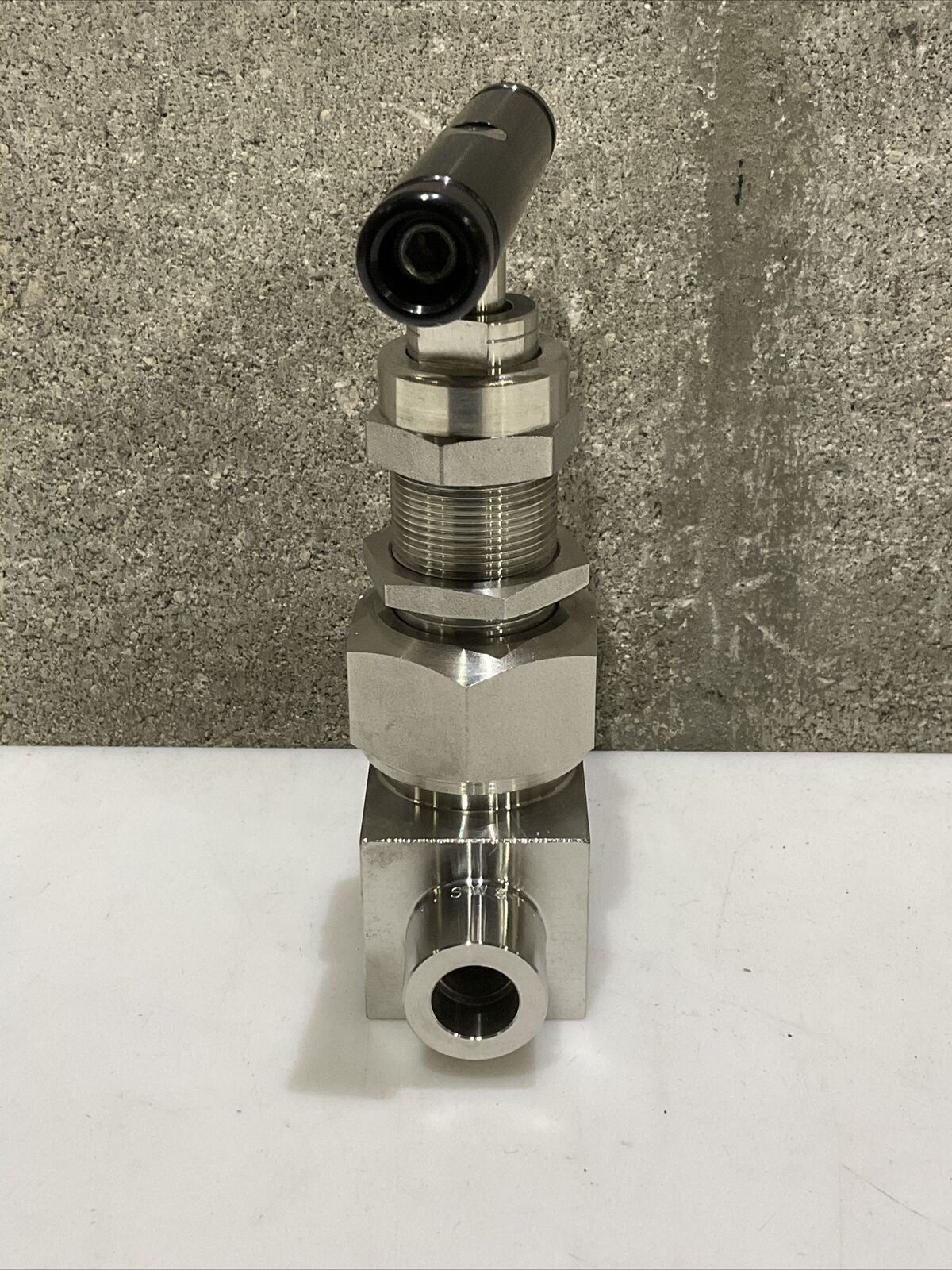 SWAGELOK SS-12NBSW8T NEEDLE VALVE 1/2” 6000 PSIG 373