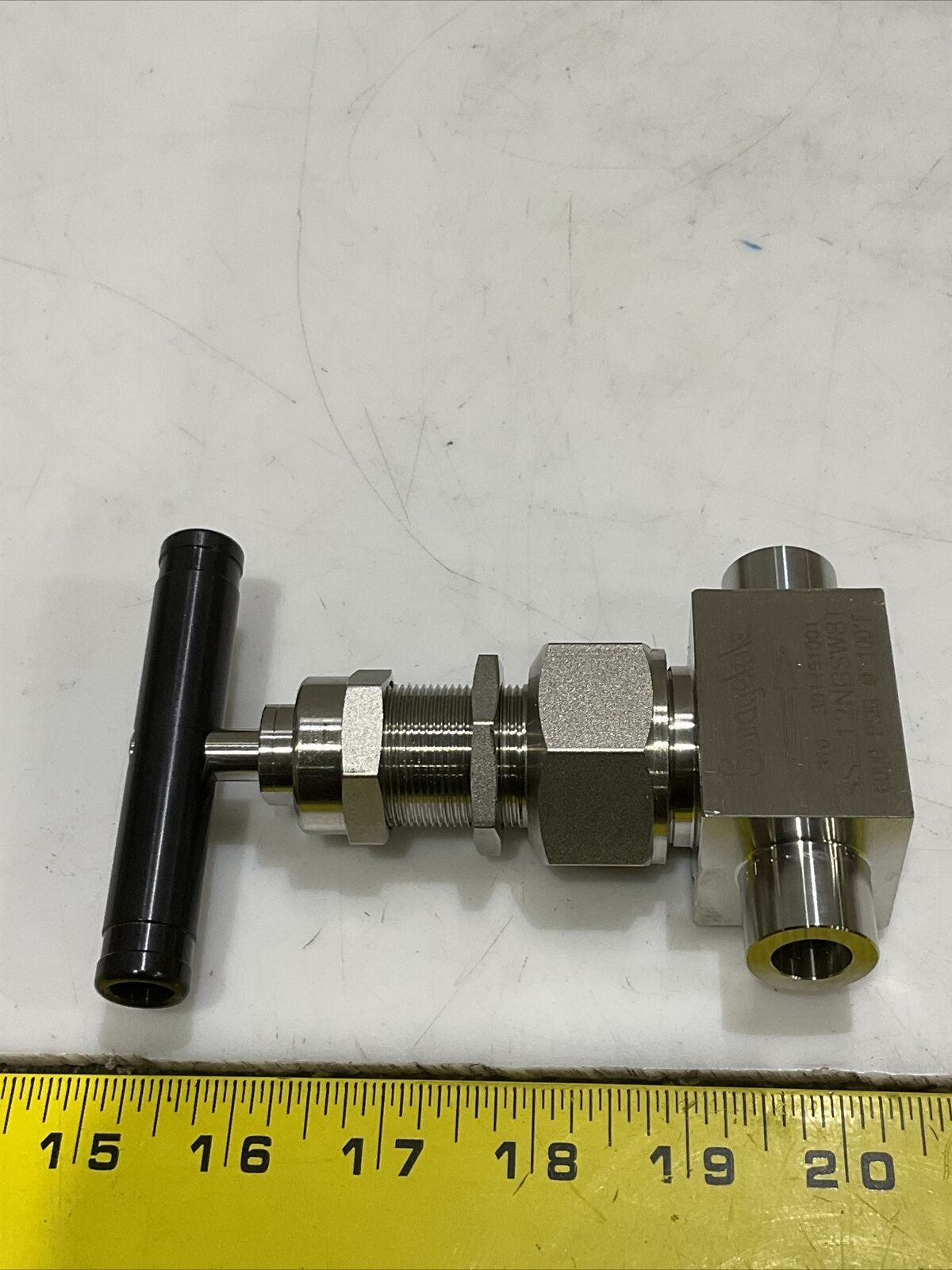 SWAGELOK SS-12NBSW8T NEEDLE VALVE 1/2” 6000 PSIG 373