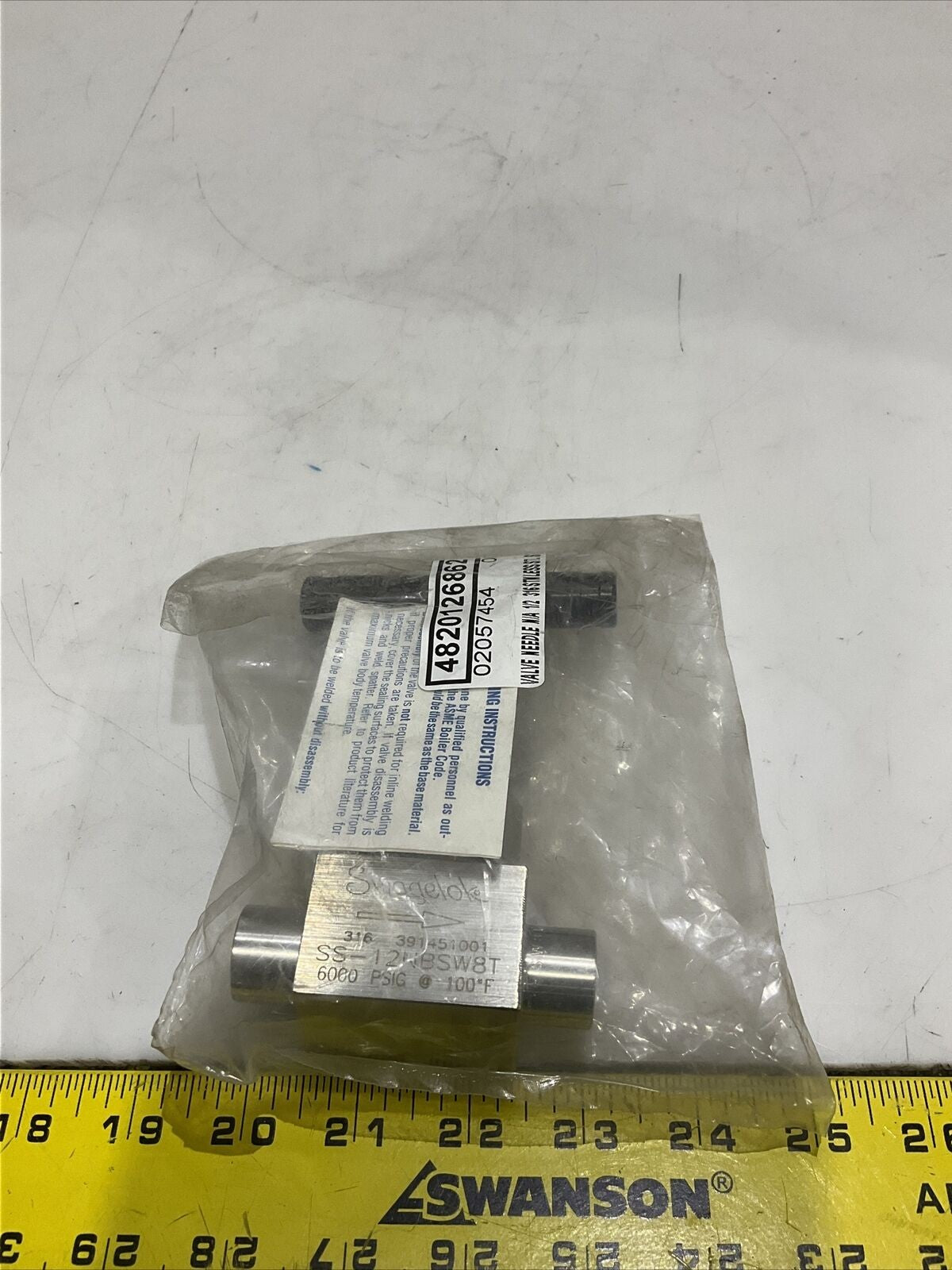 SWAGELOK SS-12NBSW8T NEEDLE VALVE 1/2” 6000 PSIG 373