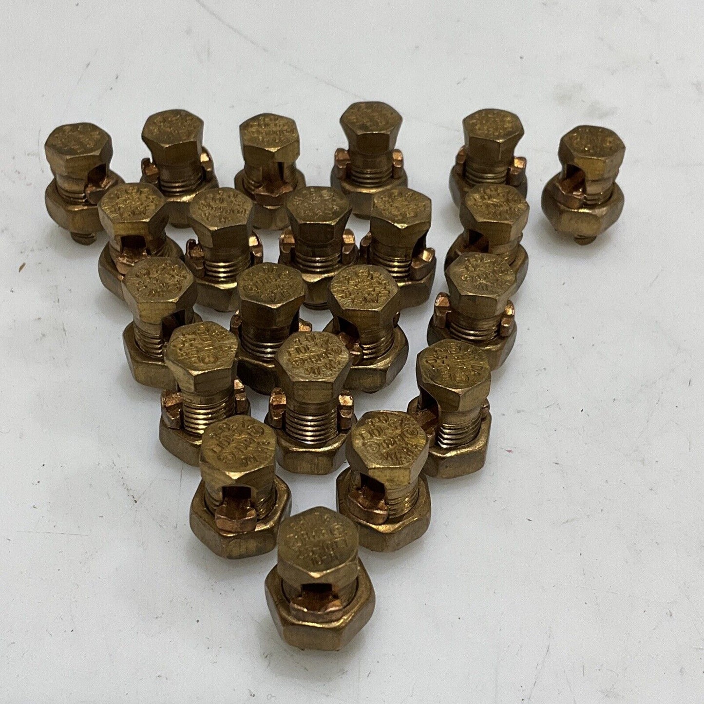 THOMAS & BETTS 2.5-10 10-6 SPLIT BOLT CABLE CONNECTOR LOT OF 21 373