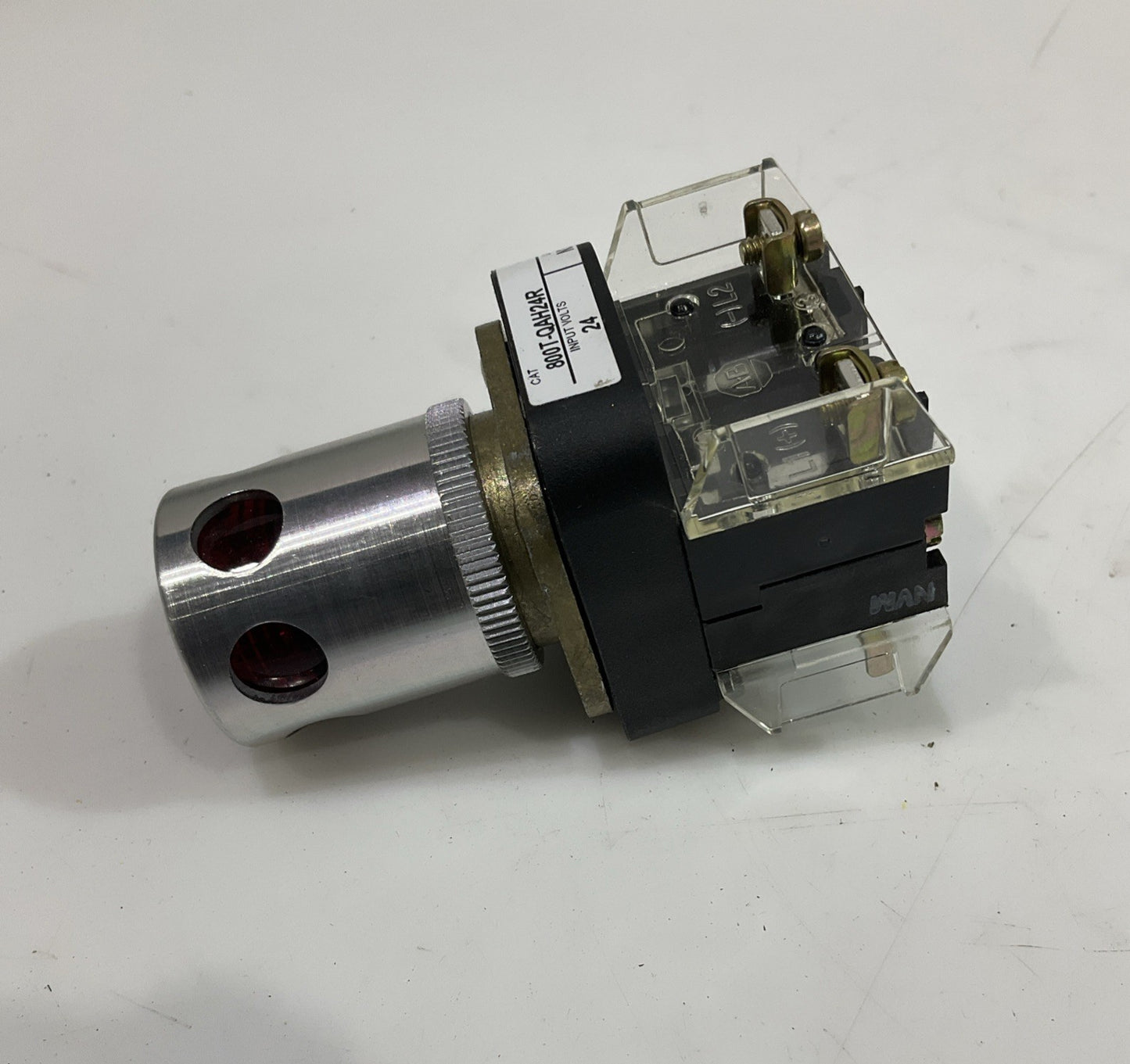 A.B  ALLEN-BRADLEY  800T-QAH24R  PUSH  BUTTON - 24 VOLT  VILLUM-HYD TRIP  T2M