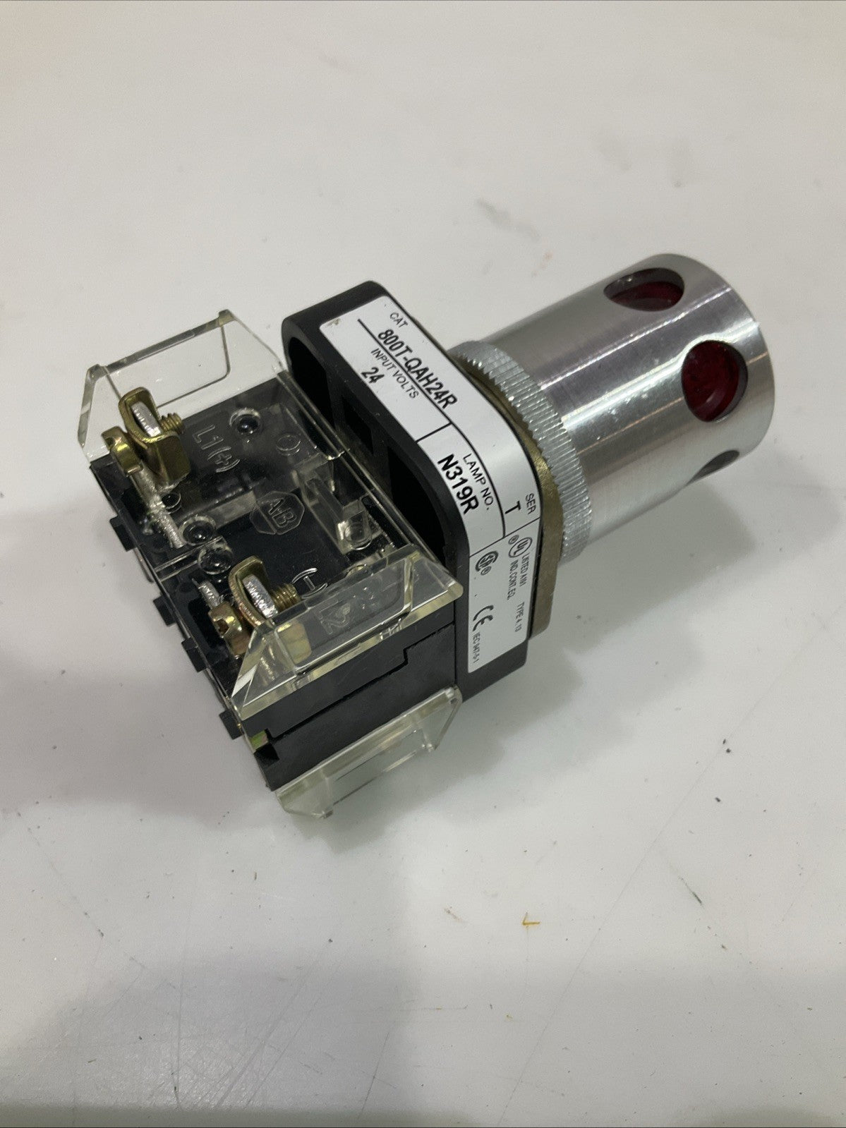 A.B  ALLEN-BRADLEY  800T-QAH24R  PUSH  BUTTON - 24 VOLT  VILLUM-HYD TRIP  T2M