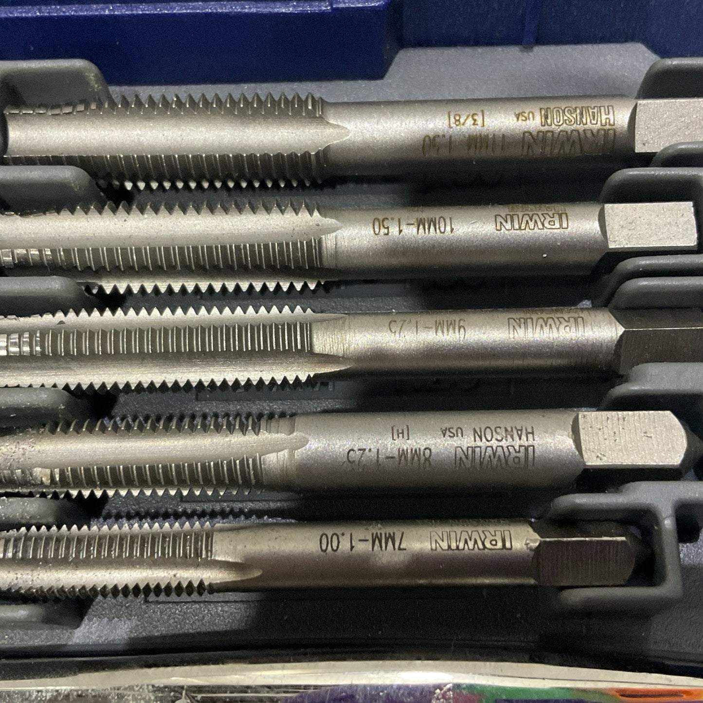 IRWIN HANSON 576700 1897565 14 PIECE STANDARD TAP AND DIE SET  T2M