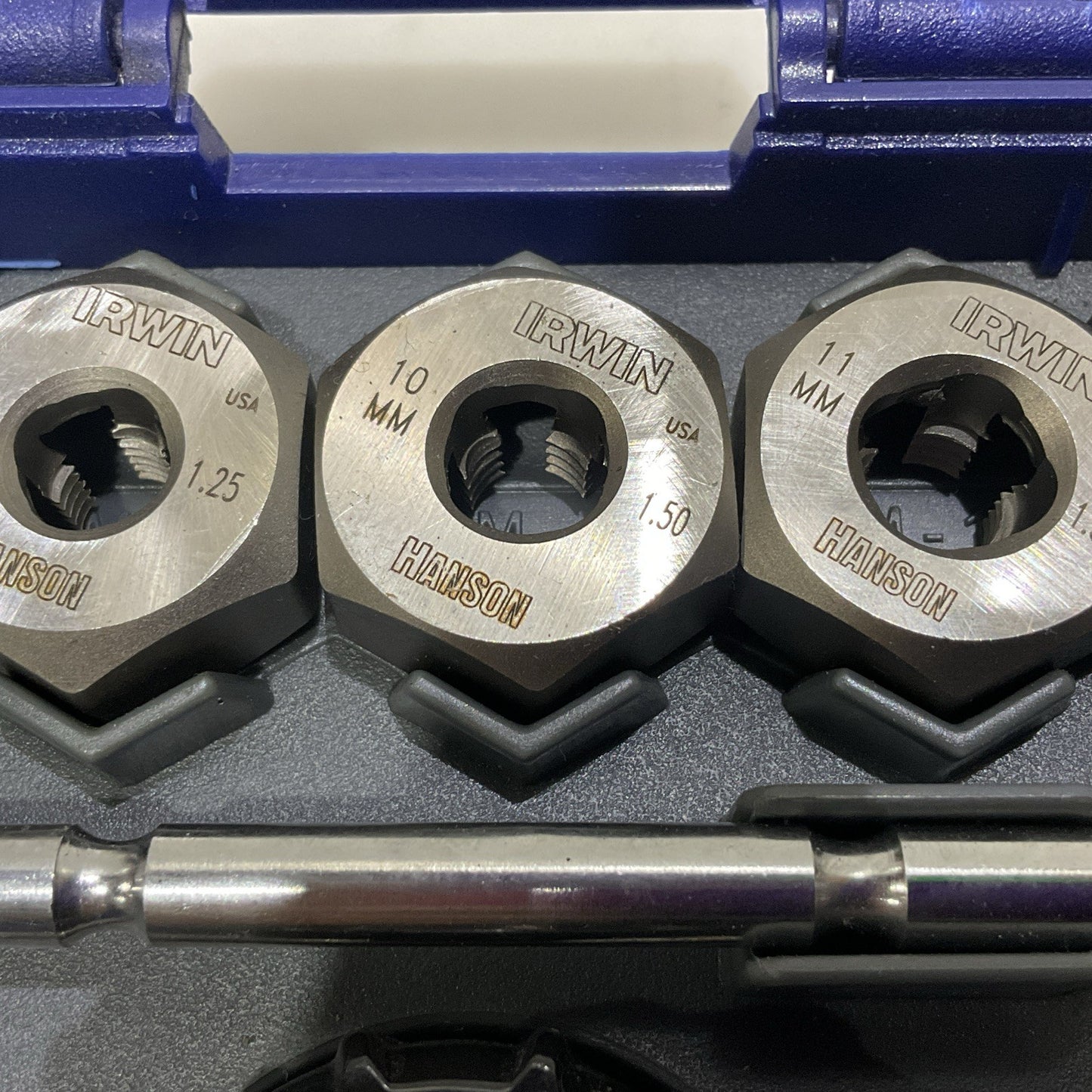 IRWIN HANSON 576700 1897565 14 PIECE STANDARD TAP AND DIE SET  T2M