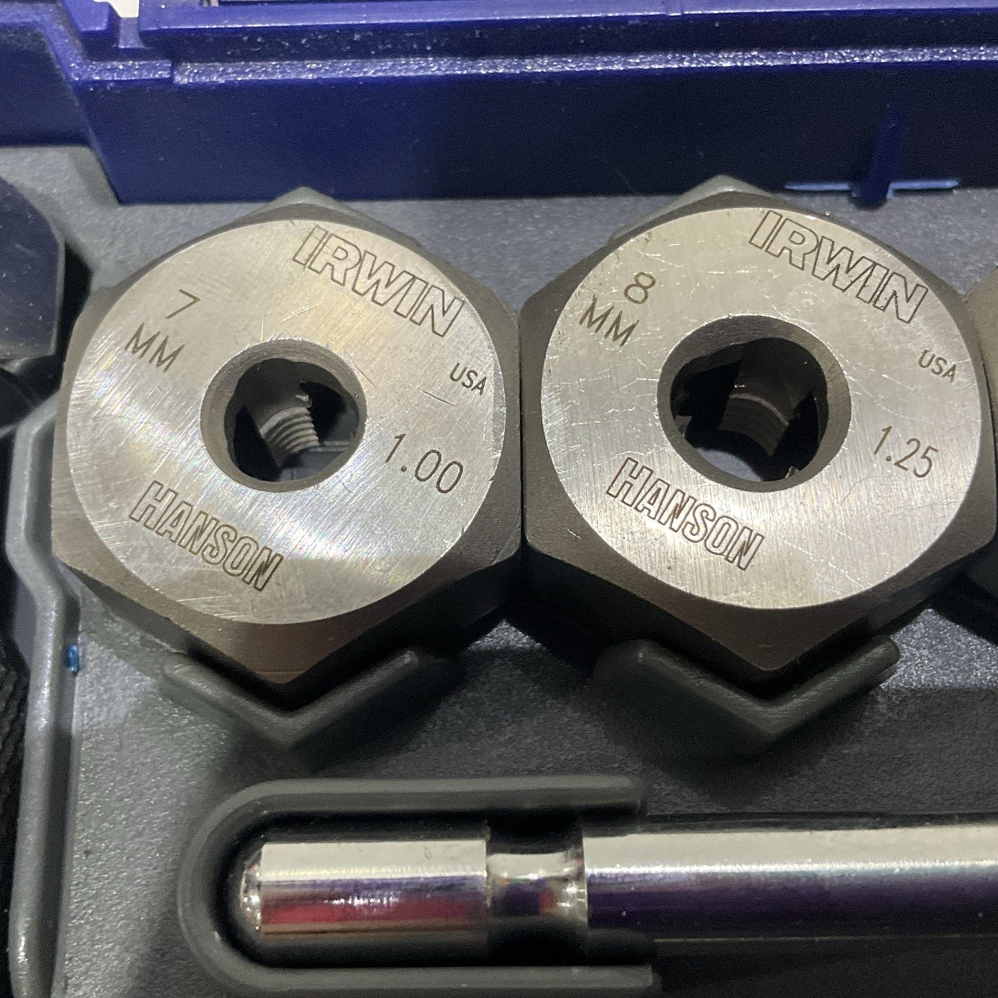 IRWIN HANSON 576700 1897565 14 PIECE STANDARD TAP AND DIE SET  T2M