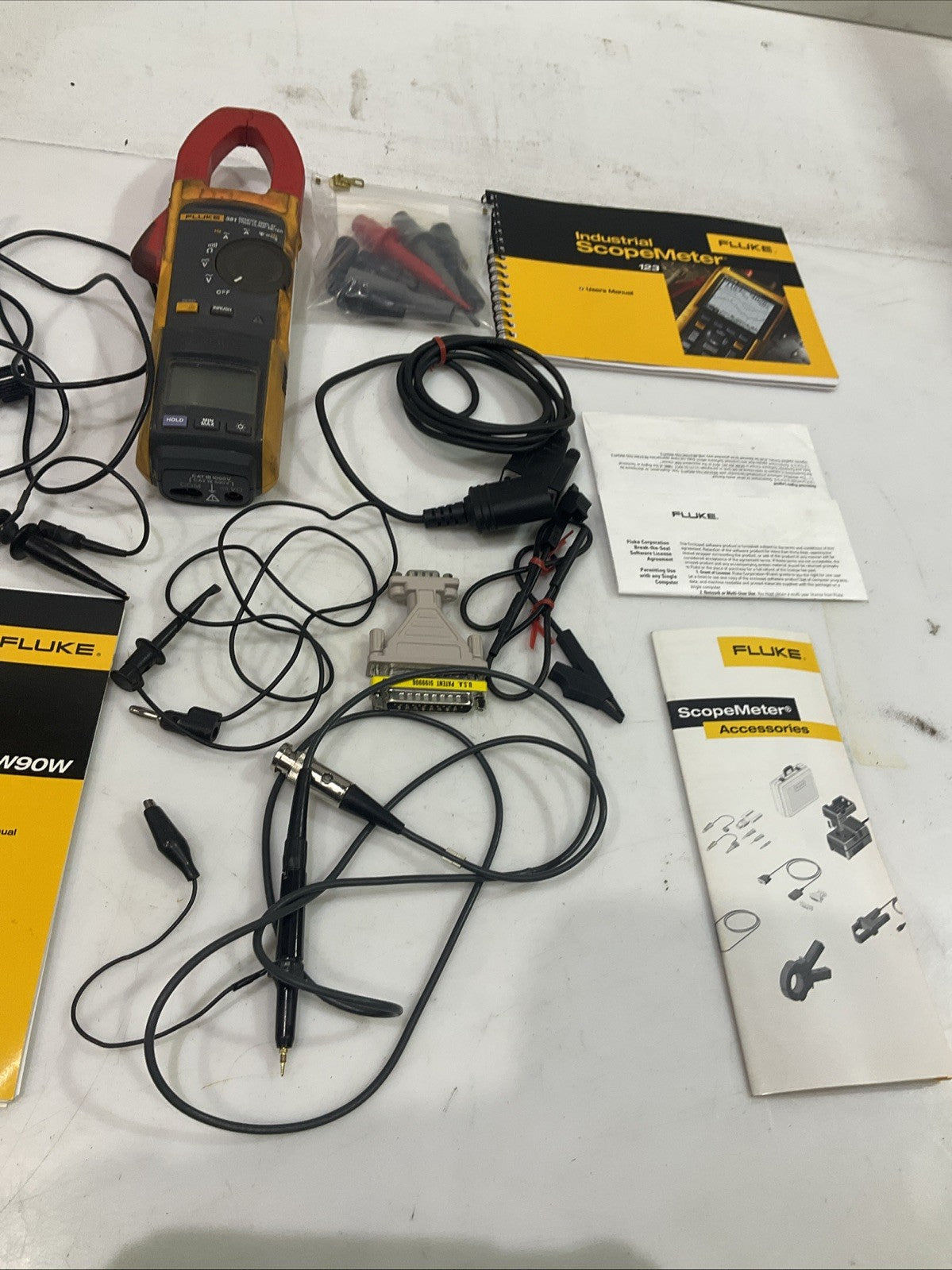 FLUKE  381  REMOTE  DISPLAY  TERMS CLAMP  METER  KIT  T2M