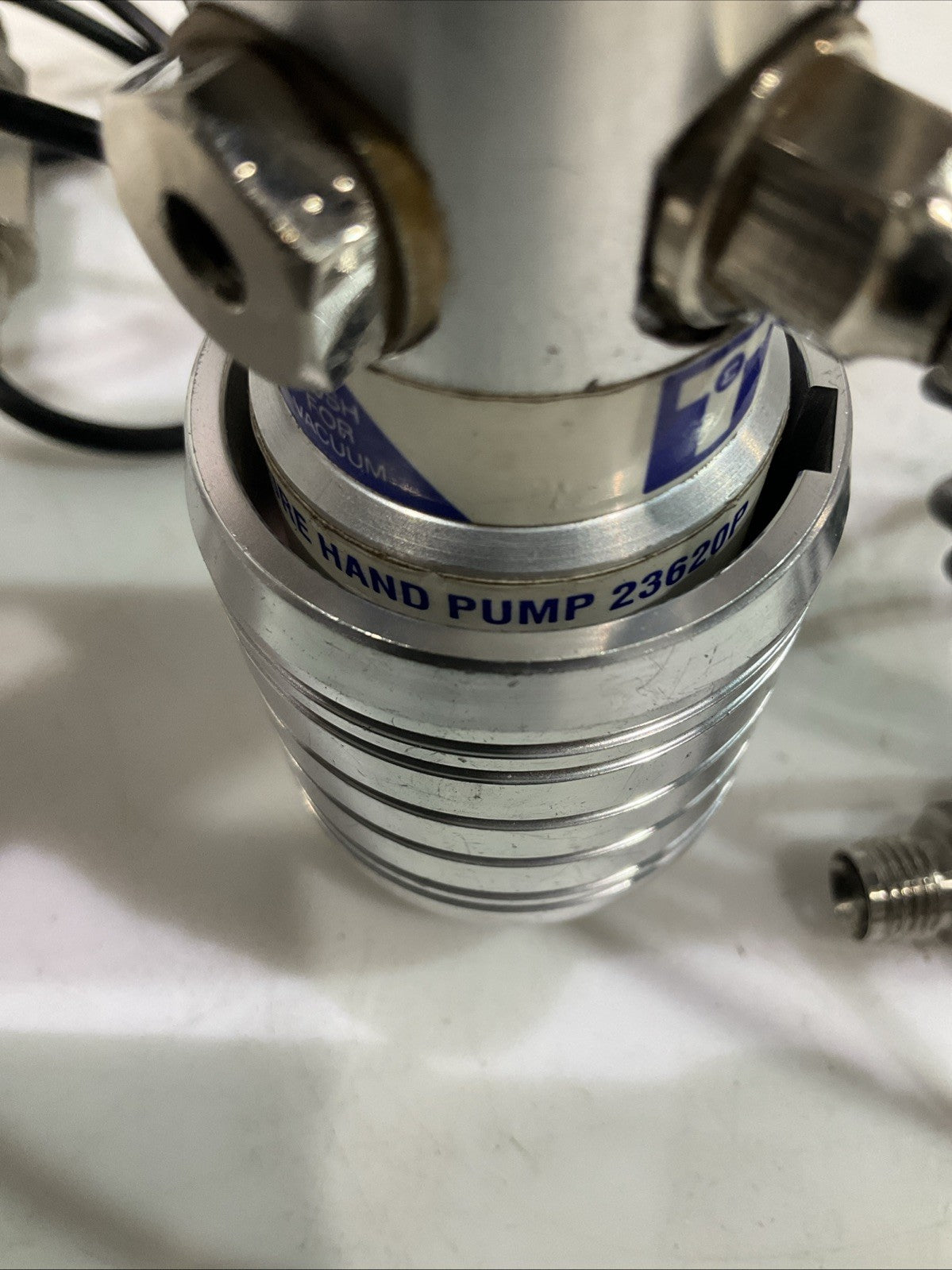 TRANSCAT  23620P  LOW PRESSURE HAND AND VACUUM TEST  PUMP  T2M