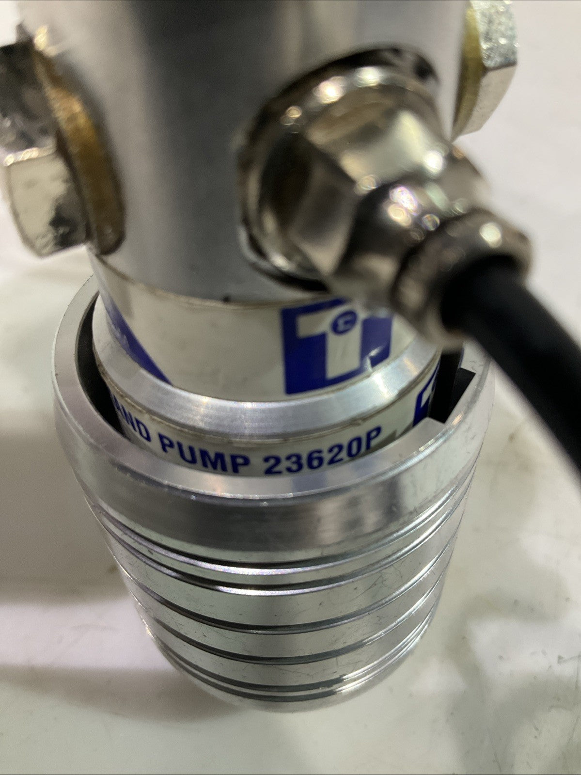 TRANSCAT  23620P  LOW PRESSURE HAND AND VACUUM TEST  PUMP  T2M