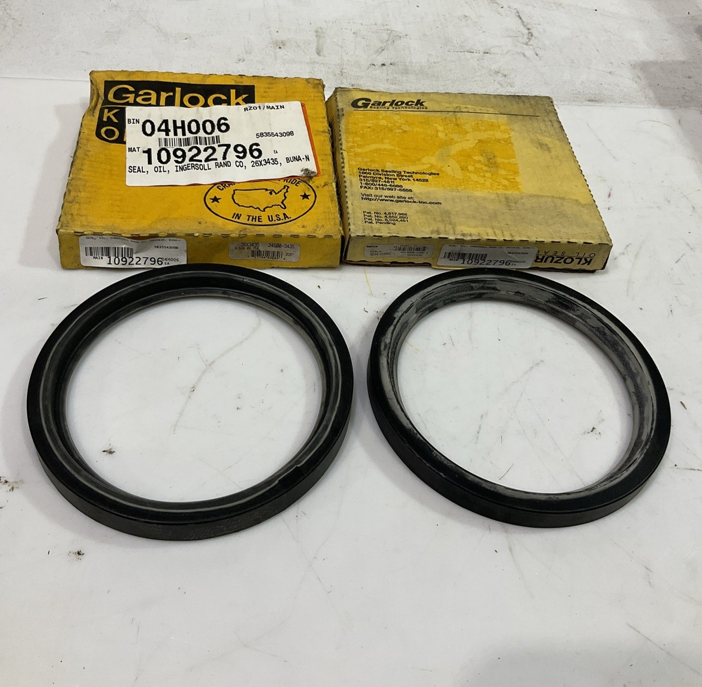 GARLOCK  KLOZURE  24600-3435 OIL SEAL  INGERSOLL  RAND  26X3435  LOT OF 2  678