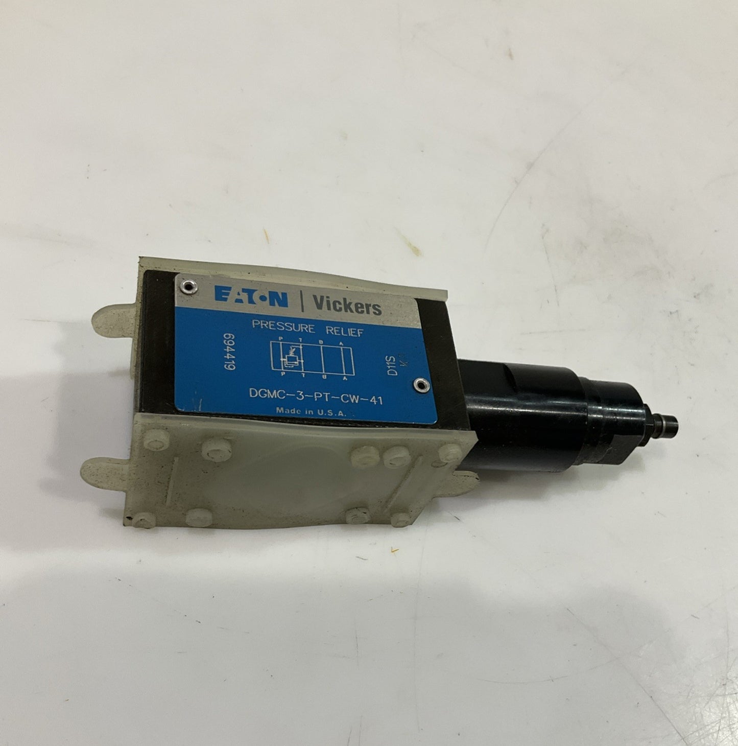 EATON-VICKERS  DGMC-3-PT-CW-41  HYDRAULIC RELIEF  VALVE  T2M