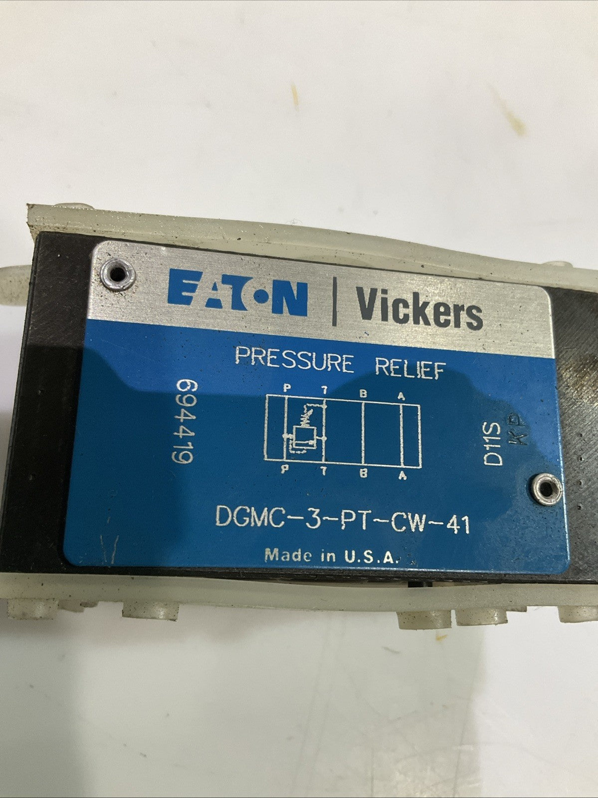 EATON-VICKERS  DGMC-3-PT-CW-41  HYDRAULIC RELIEF  VALVE  T2M