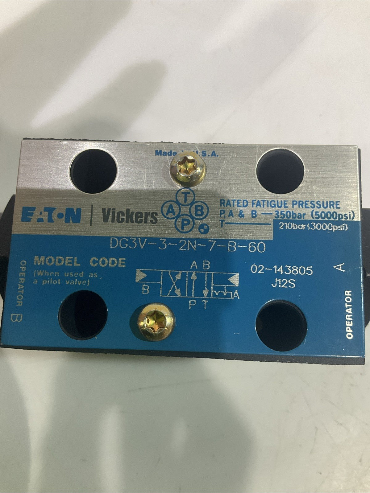 EATON-VICKERS  DG3V-3-2N-7-B-60  HYDRAULIC DIRECTIONAL CONTROL. VALVE  T2M