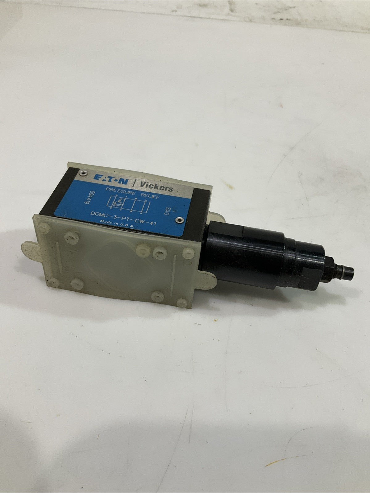 EATON-VICKERS  DGMC-3-PT-CW-41  HYDRAULIC RELIEF  VALVE  T2M