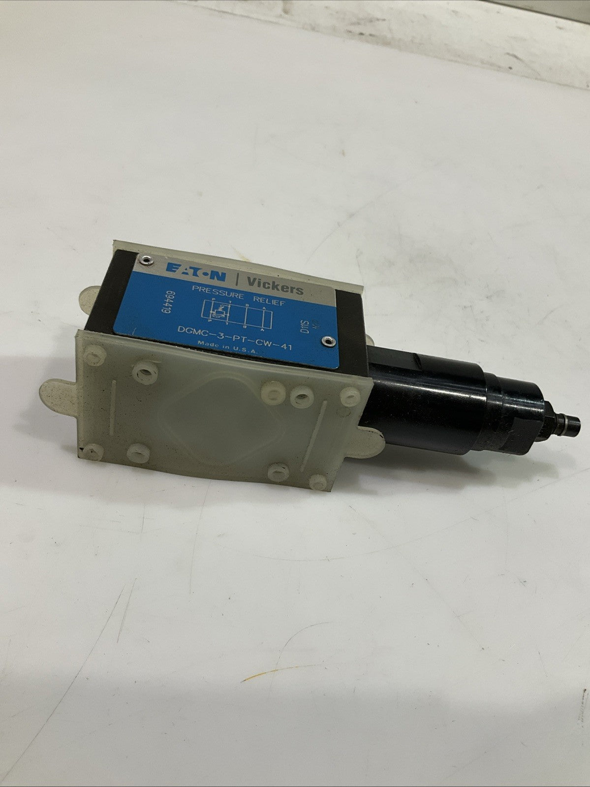 EATON-VICKERS  DGMC-3-PT-CW-41  HYDRAULIC RELIEF  VALVE  T2M