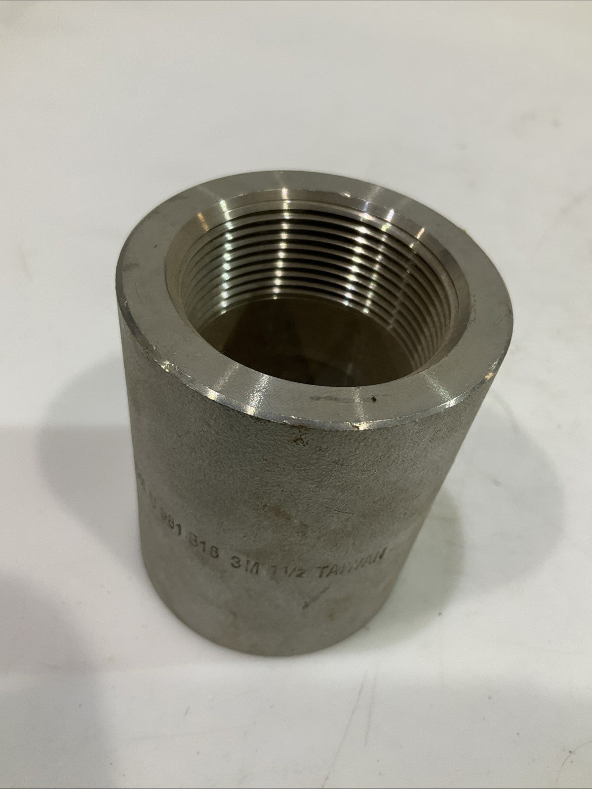 TAIWAN  A/SA182F304/F304LN 981B16 3M  1-1/2  STAINLESS STEEL COUPLING  QTY 3 T2M