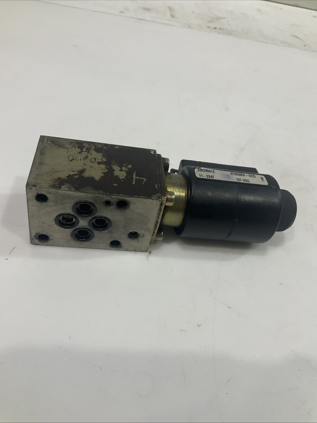 VICKERS  XFD50RH-AHD 400280012  HYDRAULIC MANIFOLD  BLOCK  T2M