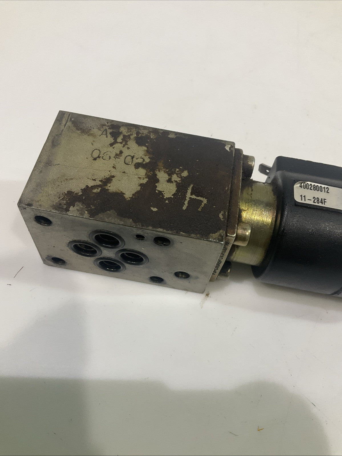 VICKERS  XFD50RH-AHD 400280012  HYDRAULIC MANIFOLD  BLOCK  T2M